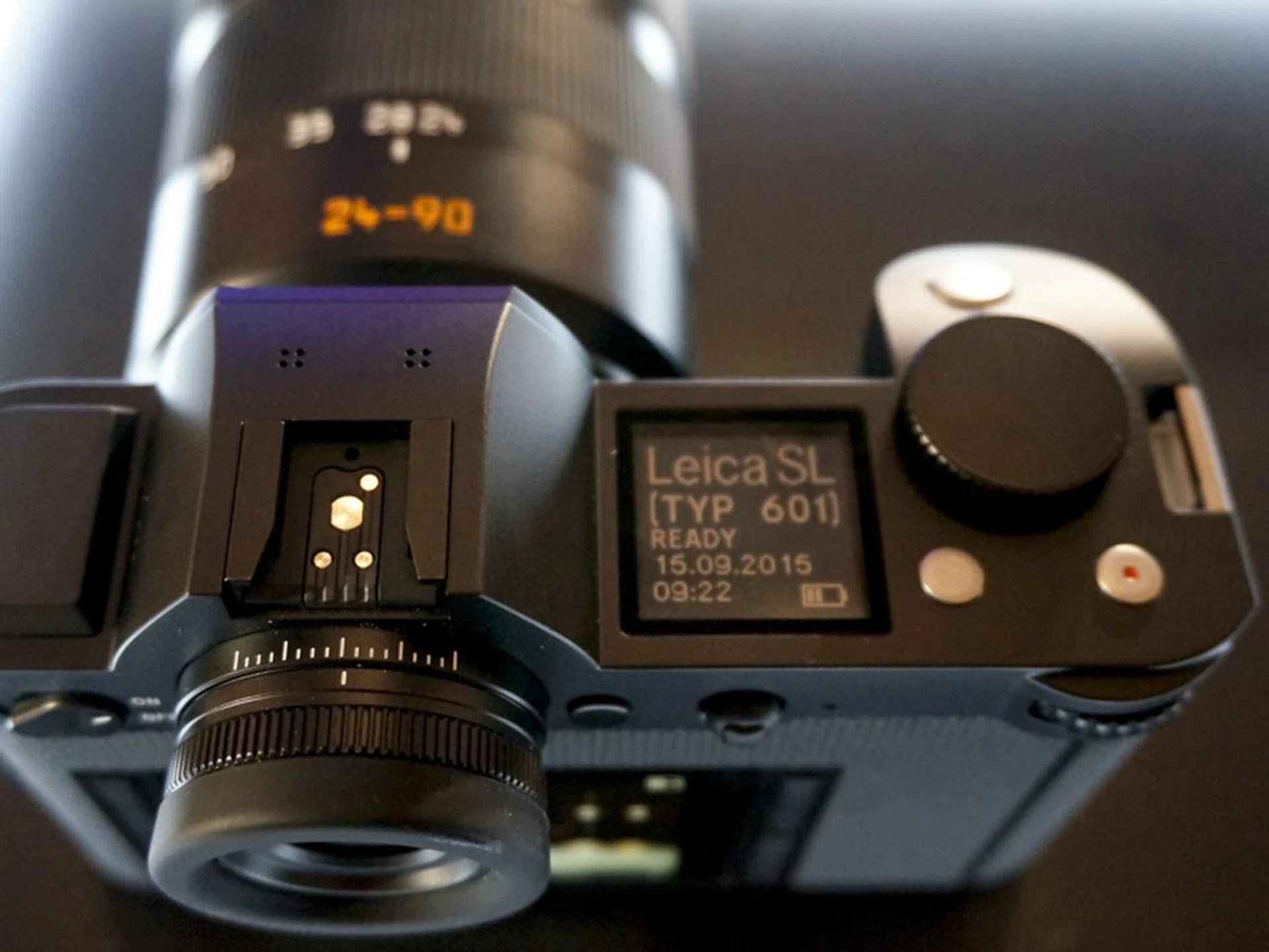Nice deep handgrip with a handy top LCD display.