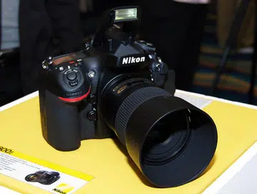 The D800 is 10% lighter than the D700.