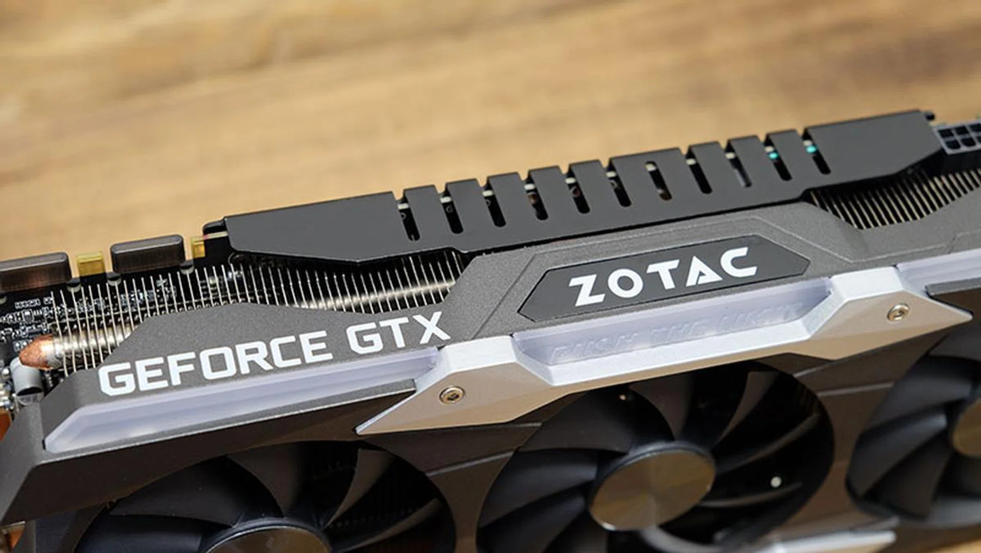  Zotac GeForce GTX 1080 Ti AMP Extreme