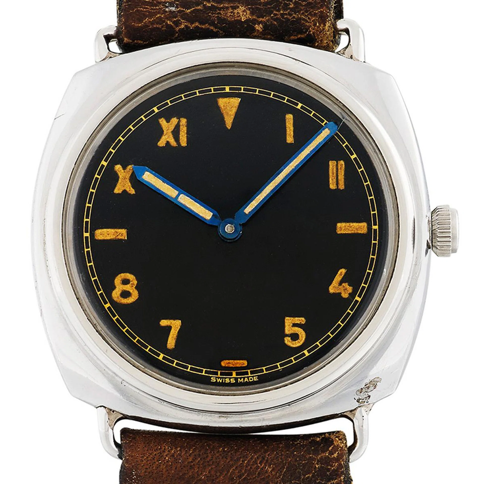 A vintage Panerai Ref. 3646 from the mid Forties sporting a California dial. (Image source: Perezcope)
