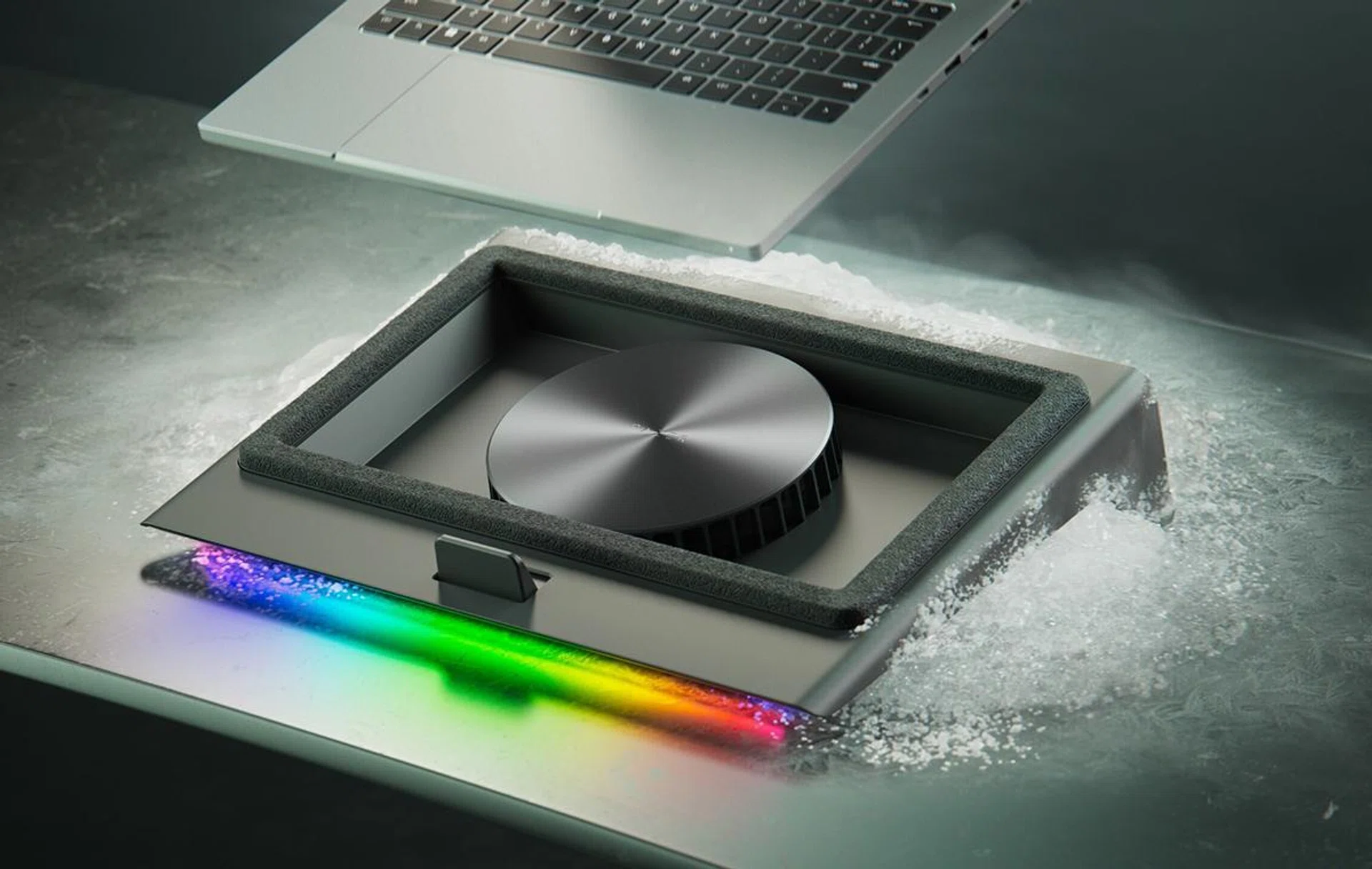 It even works with Macbooks. Photo: Razer