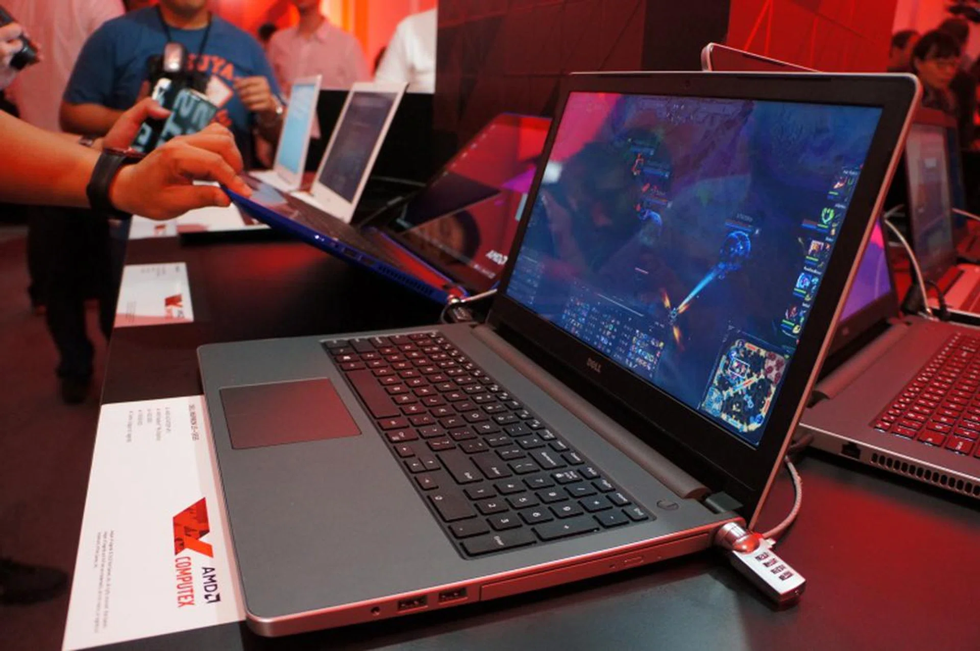 We managed to check out several 15 and 17-inch multimedia and gaming notebooks powered by the upcoming AMD Carrizo APU.