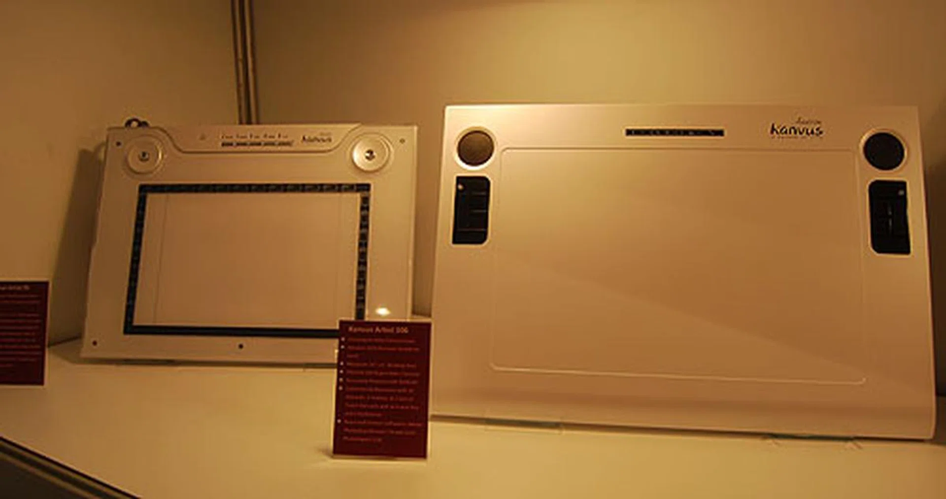 These are the Kanvus 106 and 95, with the numbers representing a 10 by 6 inch working area and 9 by 5.5 inch respectively. Both tablets have a resolution of 4000 LPI and up to 1024 pressure sensitivity levels.