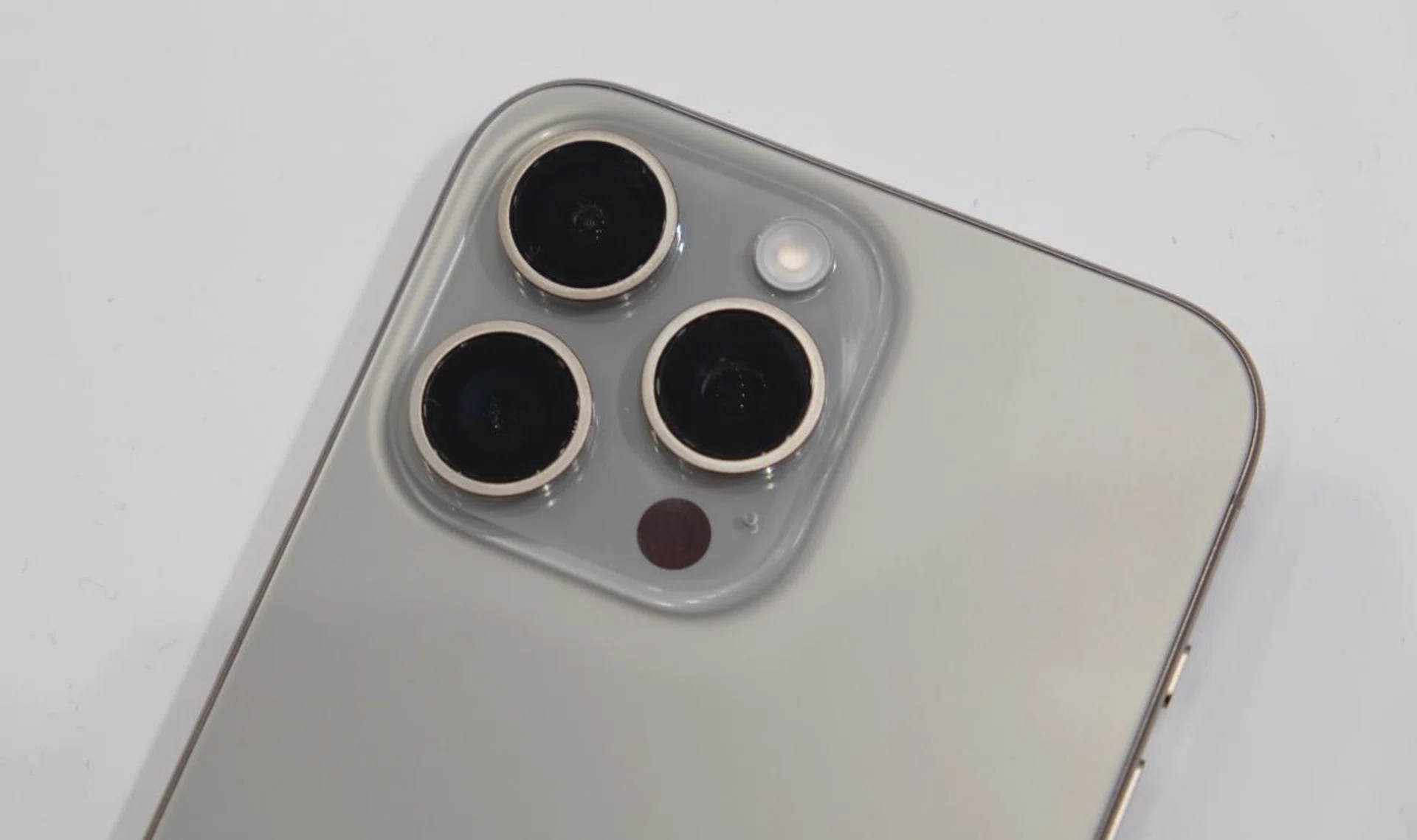 Sadly, only the larger iPhone 15 Pro Max is getting the 5x optical zoom telephoto camera.