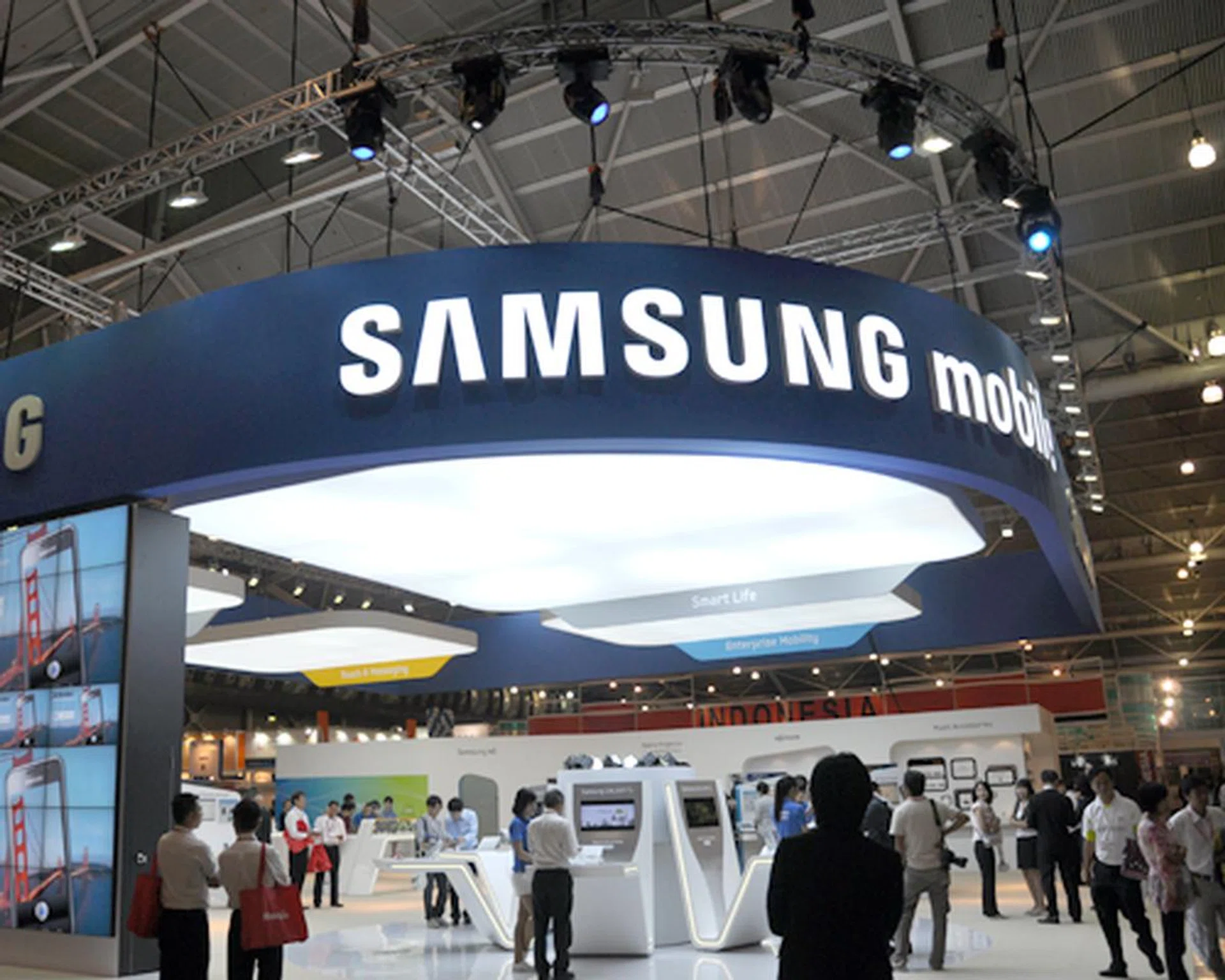 The Samsung booth showcased its earlier lineup such as the Samsung Wave and Galaxy S, to its new iterations - the Samsung Wave 2 and Wave 2 Pro as well as the Samsung Galaxy 3 and Galaxy 5.