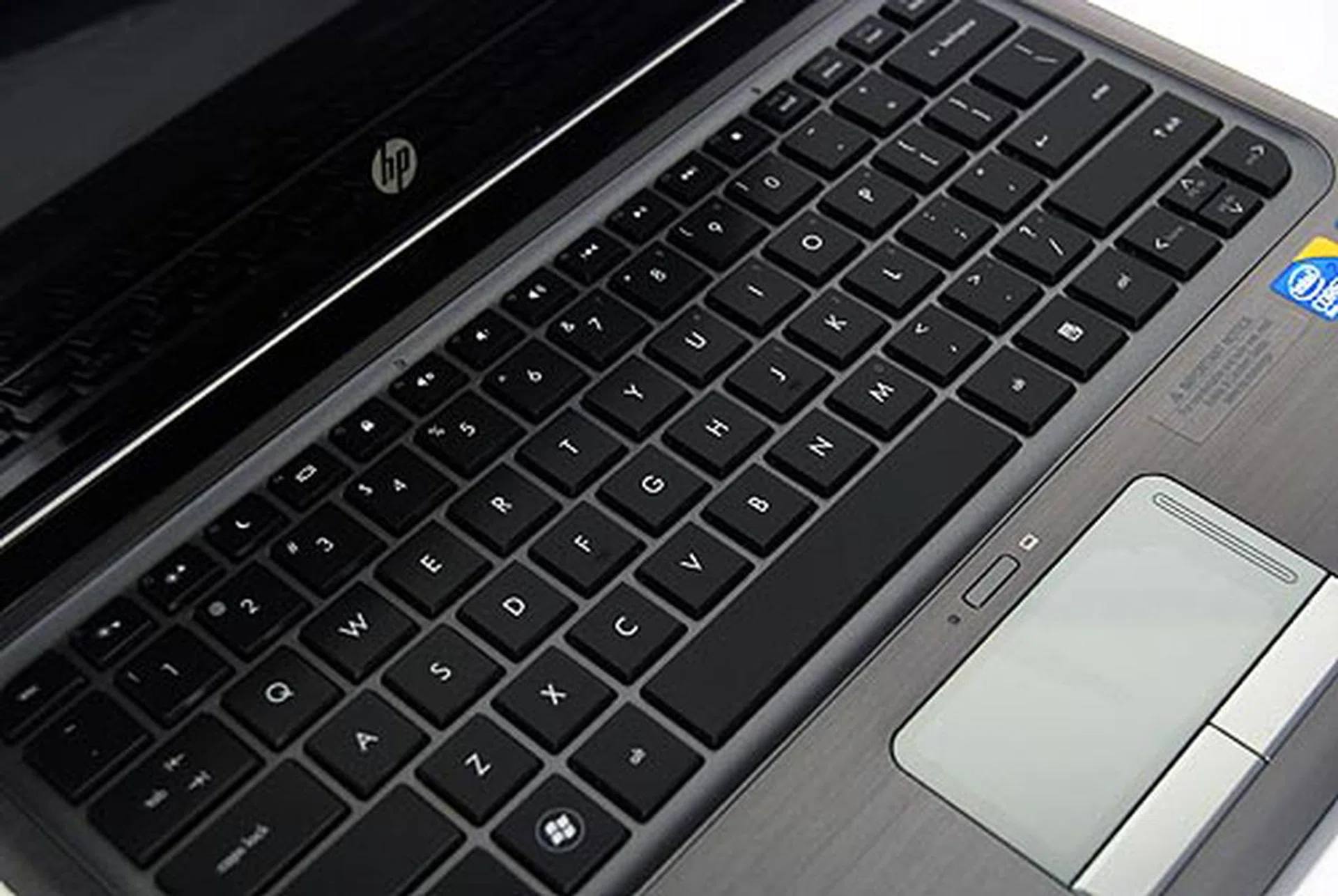 The chiclet keyboard seems inspired and familiar, but rest assured it has its own charm and was definitely great to type with no flex observed. The solid build of the notebook certainly helps its cause too.