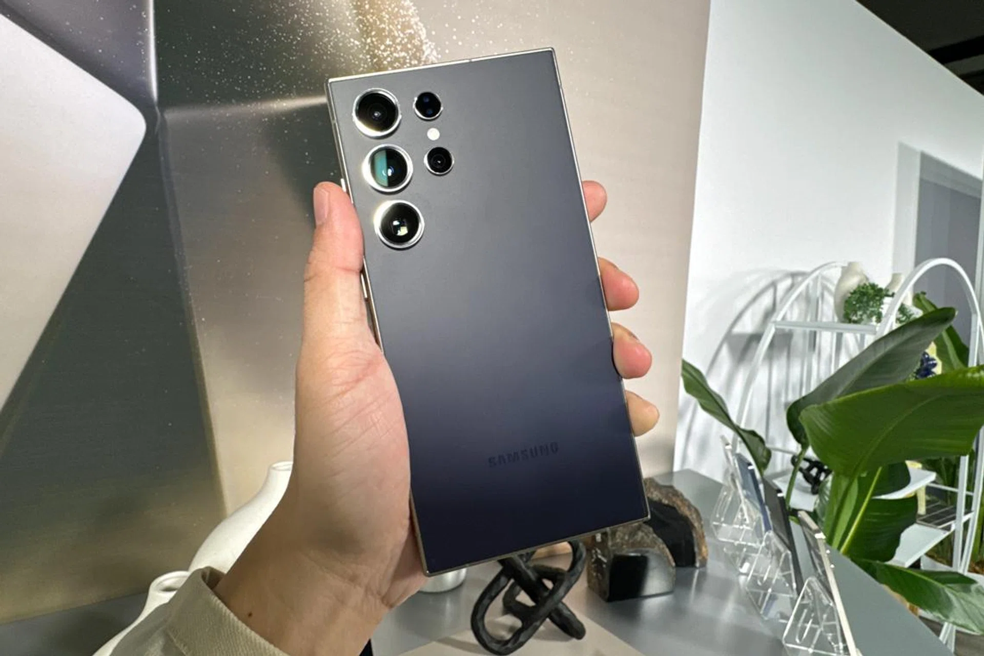 Hands-on with the S24 Ultra.