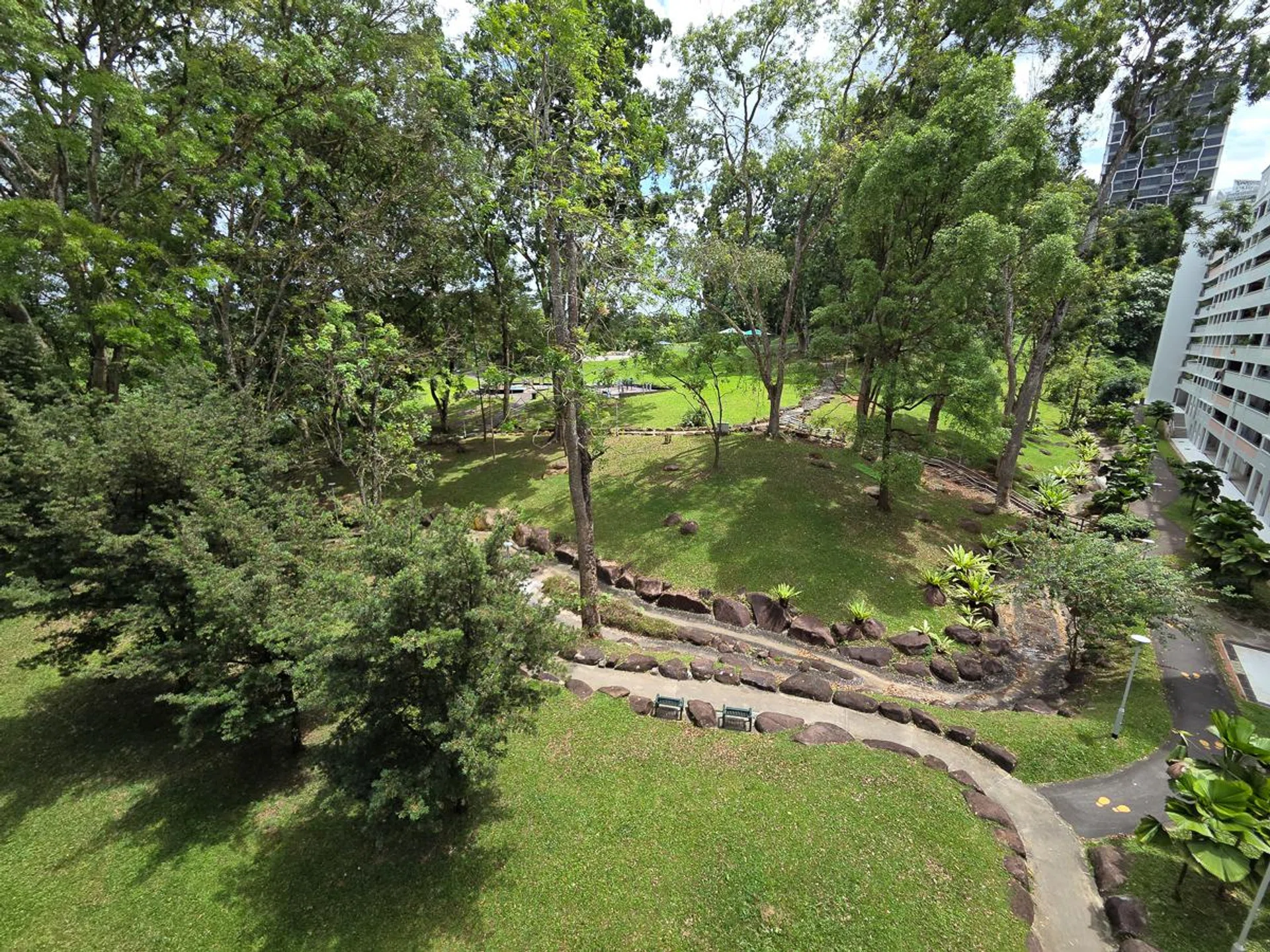 Ultrawide camera, Galaxy S25. Photo: HWZ.