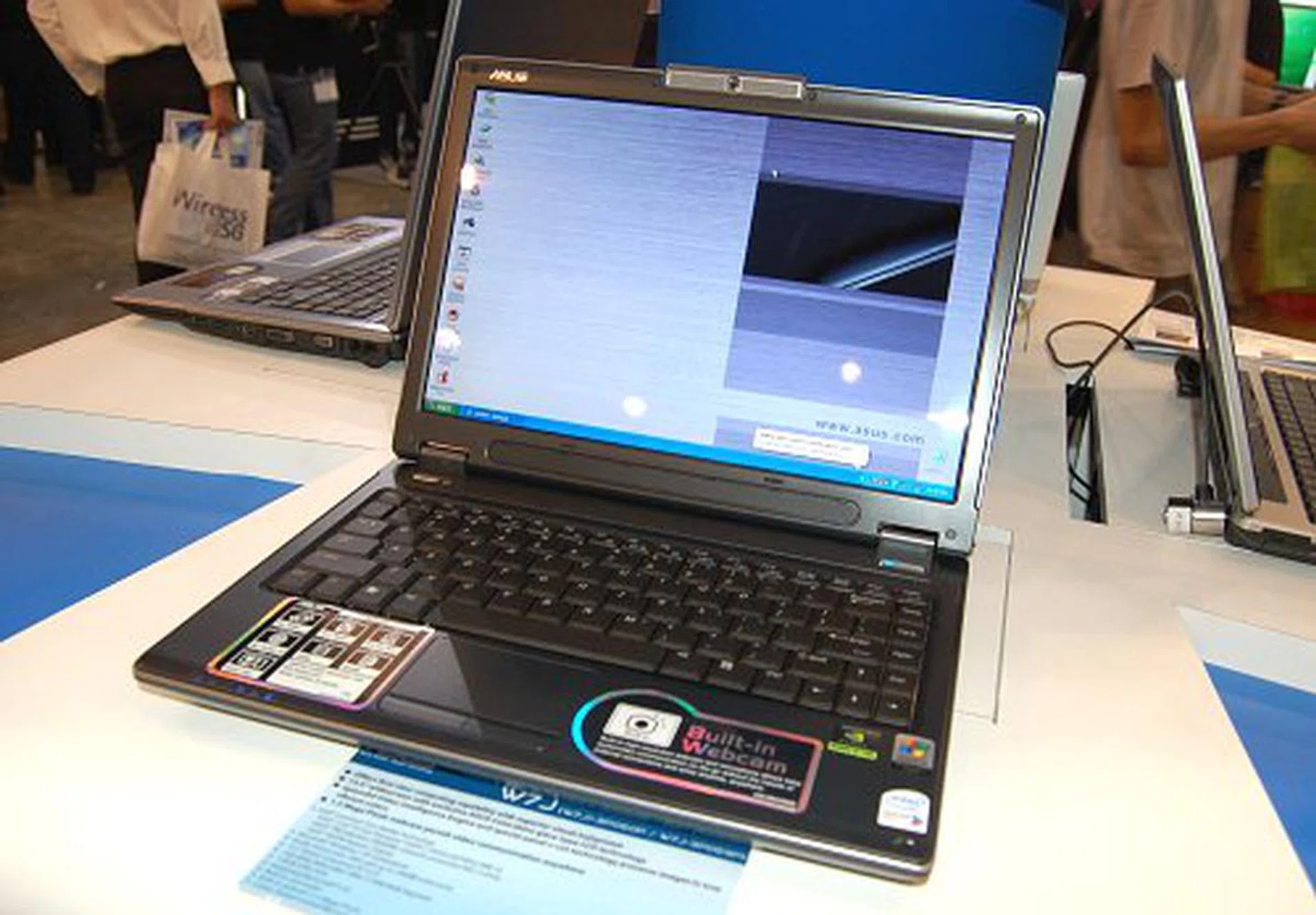 The ASUS W7J is also based on the Intel 945PM Express chipset with an Intel Core Duo processor. Besides having an NVIDIA GeForce Go 7400 graphics chip in the notebook, the W7J also features a 1.3-megapixel web camera as well as an Enhanced Data Rate (EDR) Bluetooth module. EDR technology allows wireless data transfer of up to three times faster than conventional Bluetooth technology. 