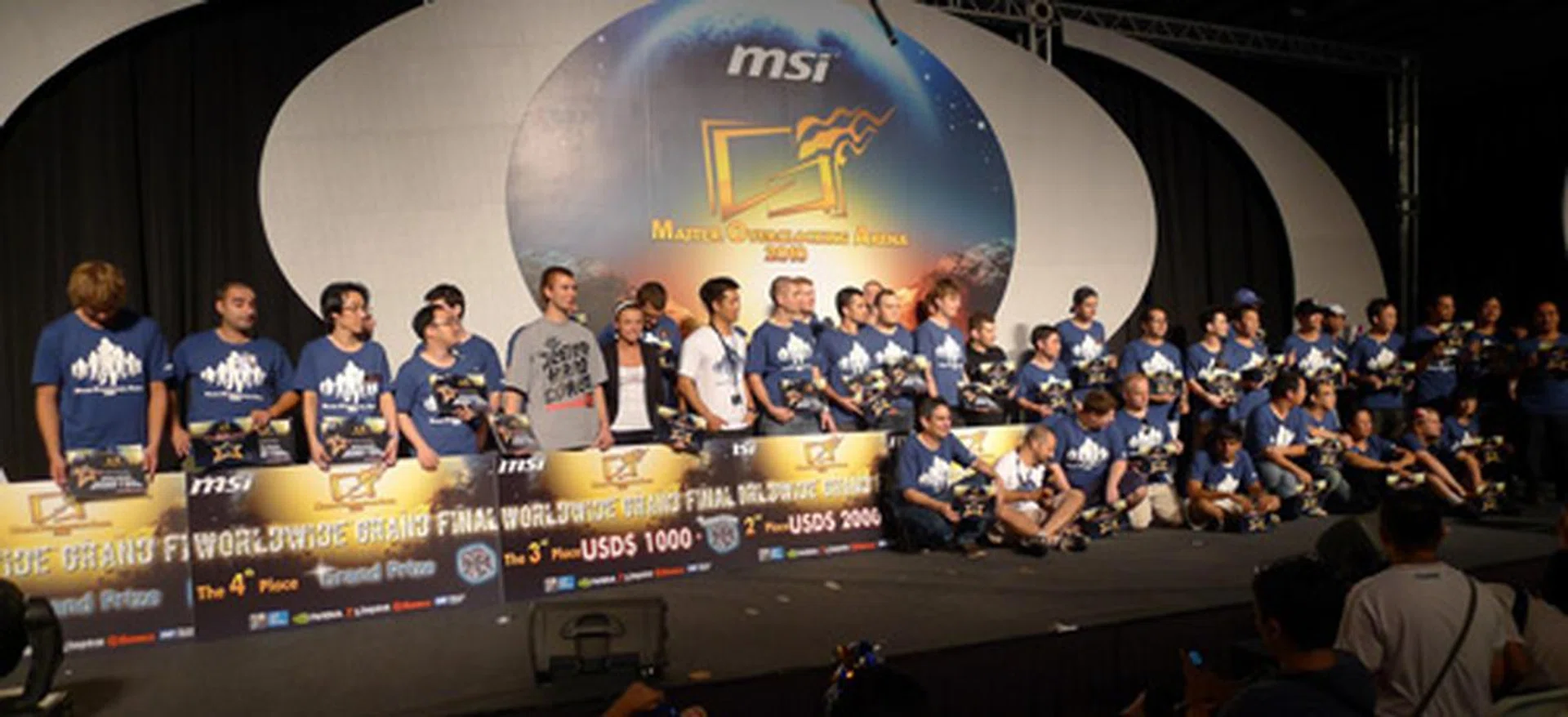 Contestants pose for one final group shot.