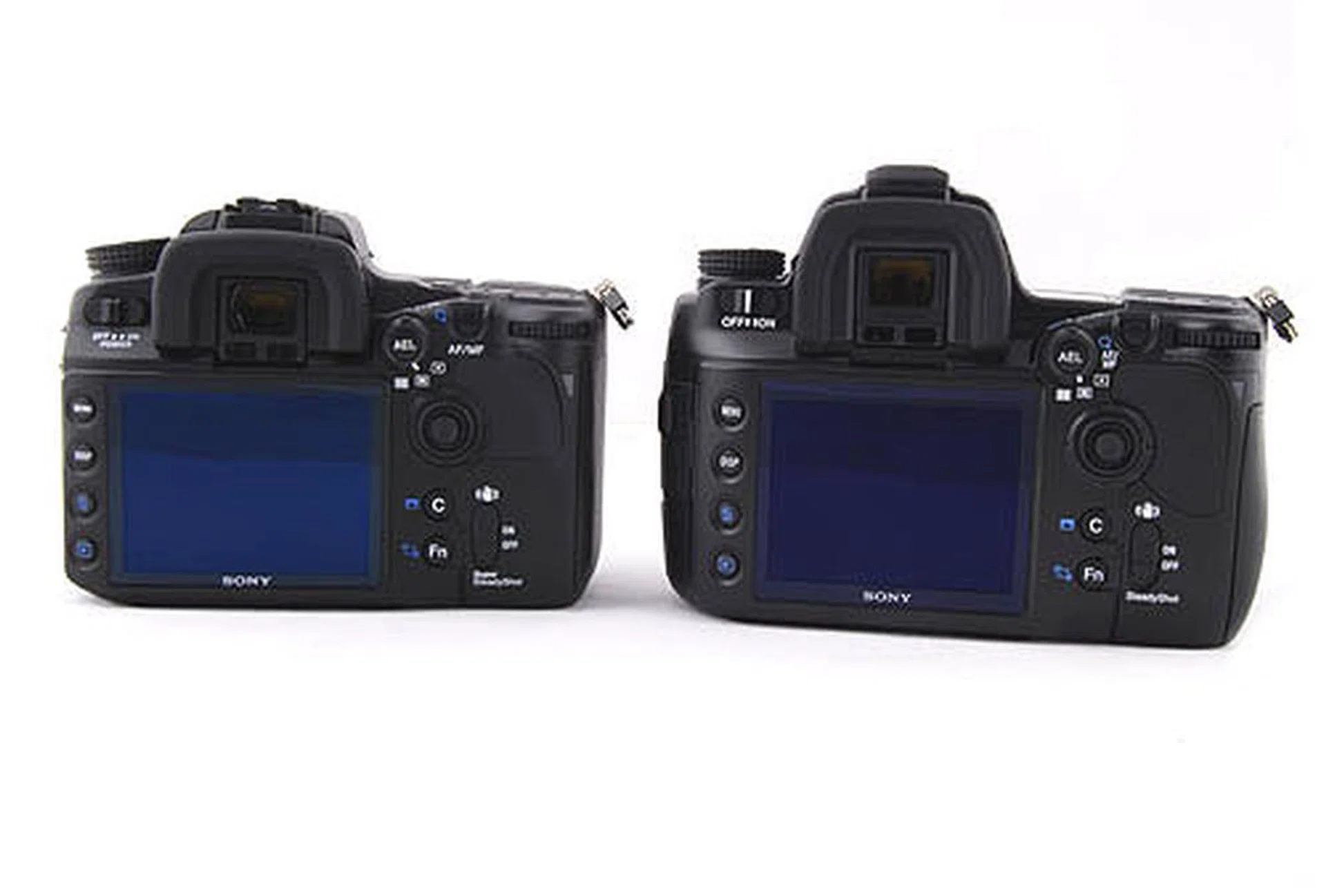 The rear of the camera looks pretty much the same as the A700. The LCD screen is of a slightly higher resolution than the A700 too, checking in at 921,600-dots. The 100% field-of-view is also an additional bonus.