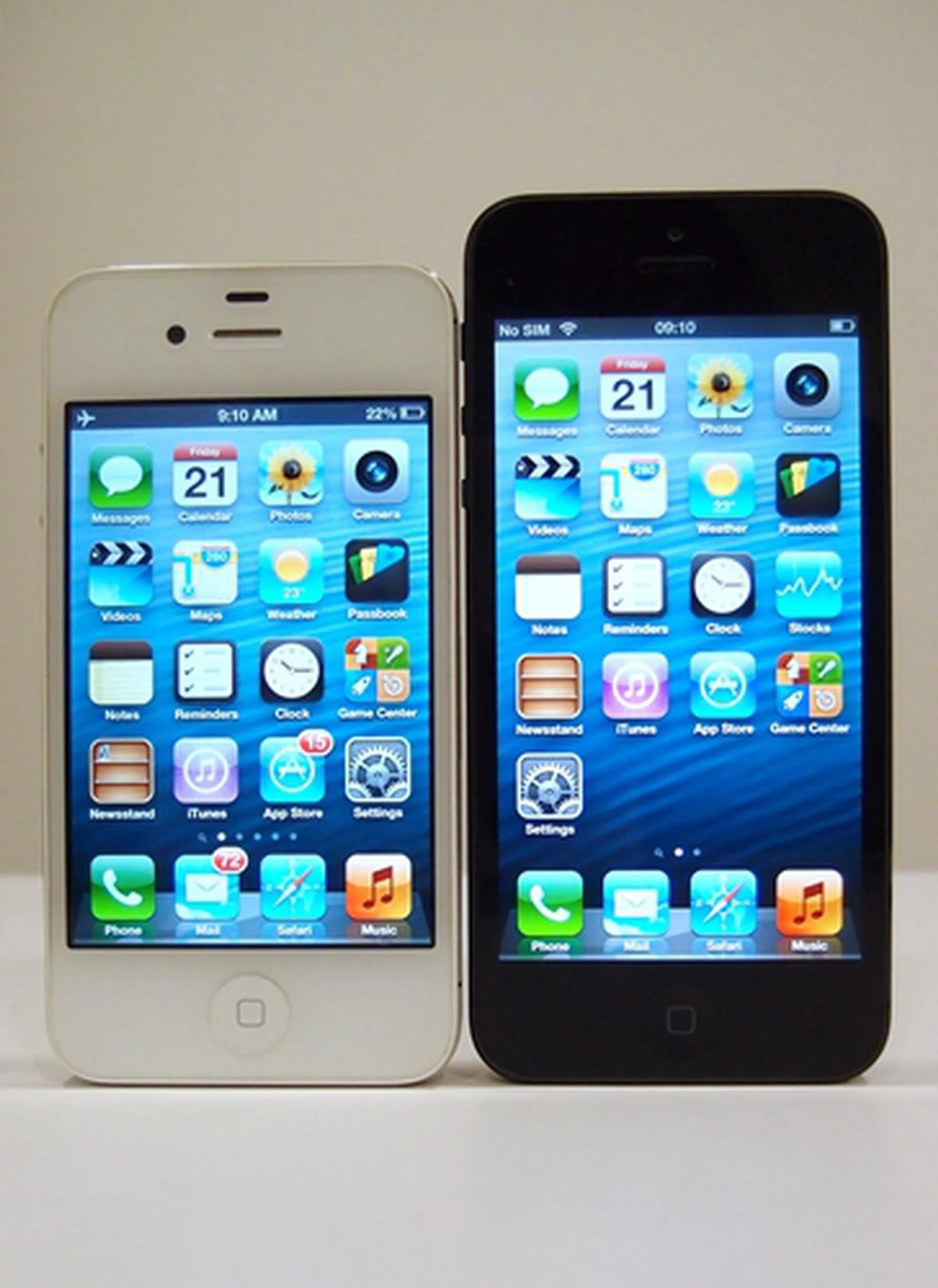 3.5-inch vs. 4.0-inch screen! Yep, iPhone 5 users will have enough space for an additional row of icons on their screen.