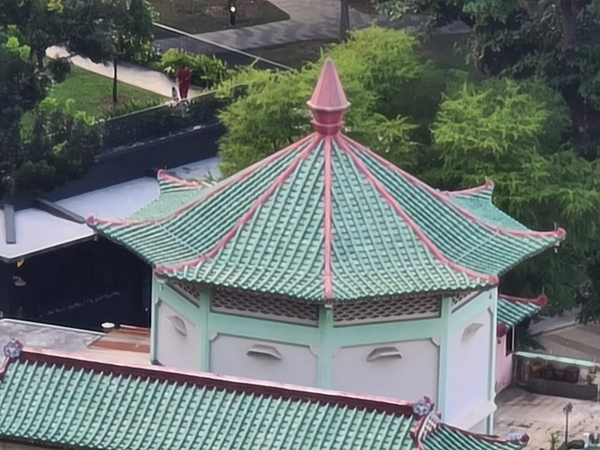 Galaxy S20 Ultra, 30x hybrid zoom.