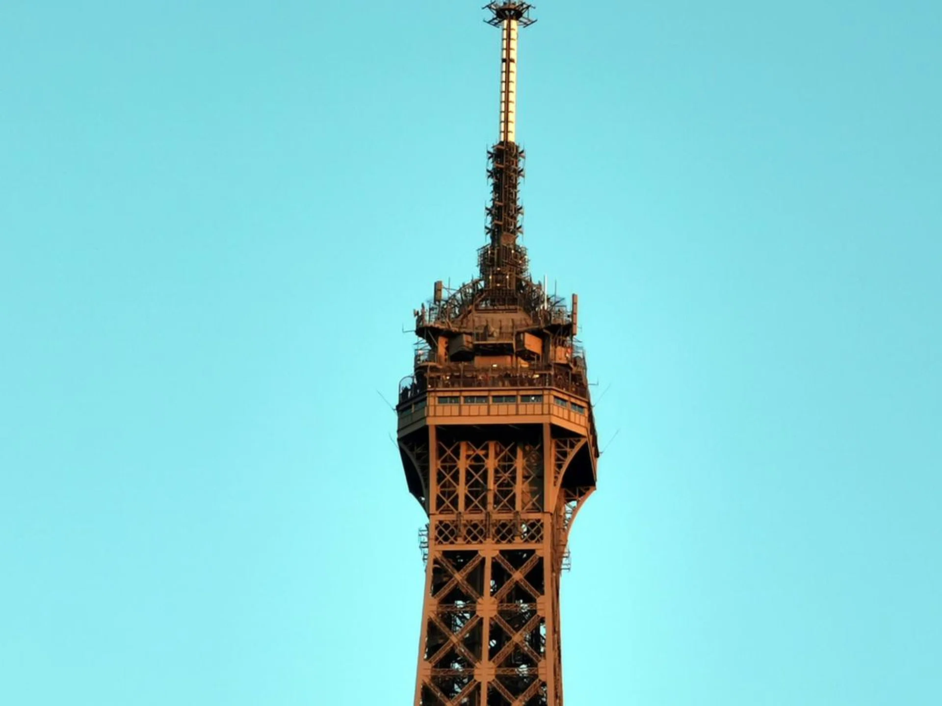 f/3.4, 270mm (10x hybrid zoom), ISO50, 1/100 sec