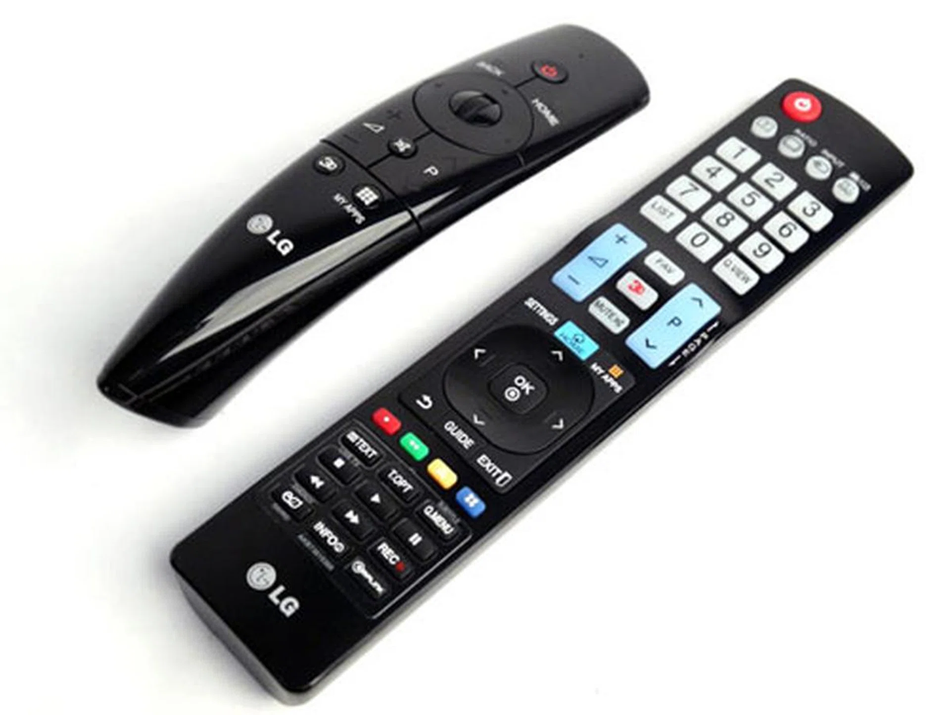 LG isn't prepared to ditch the standard remote, so you'll still receive the standard stick on top of the new Magic remote. The latter now features a scroll-wheel as well as dedicated buttons for 3D management and downloaded applications on My Apps. 