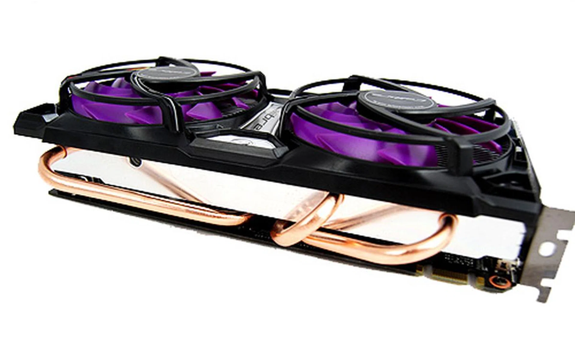 Do you spot something missing? The cooler was actually designed with four heat pipes, but it seems that the Sparkle card is missing one as you can see from the gaping hole towards the left of the heatsink.