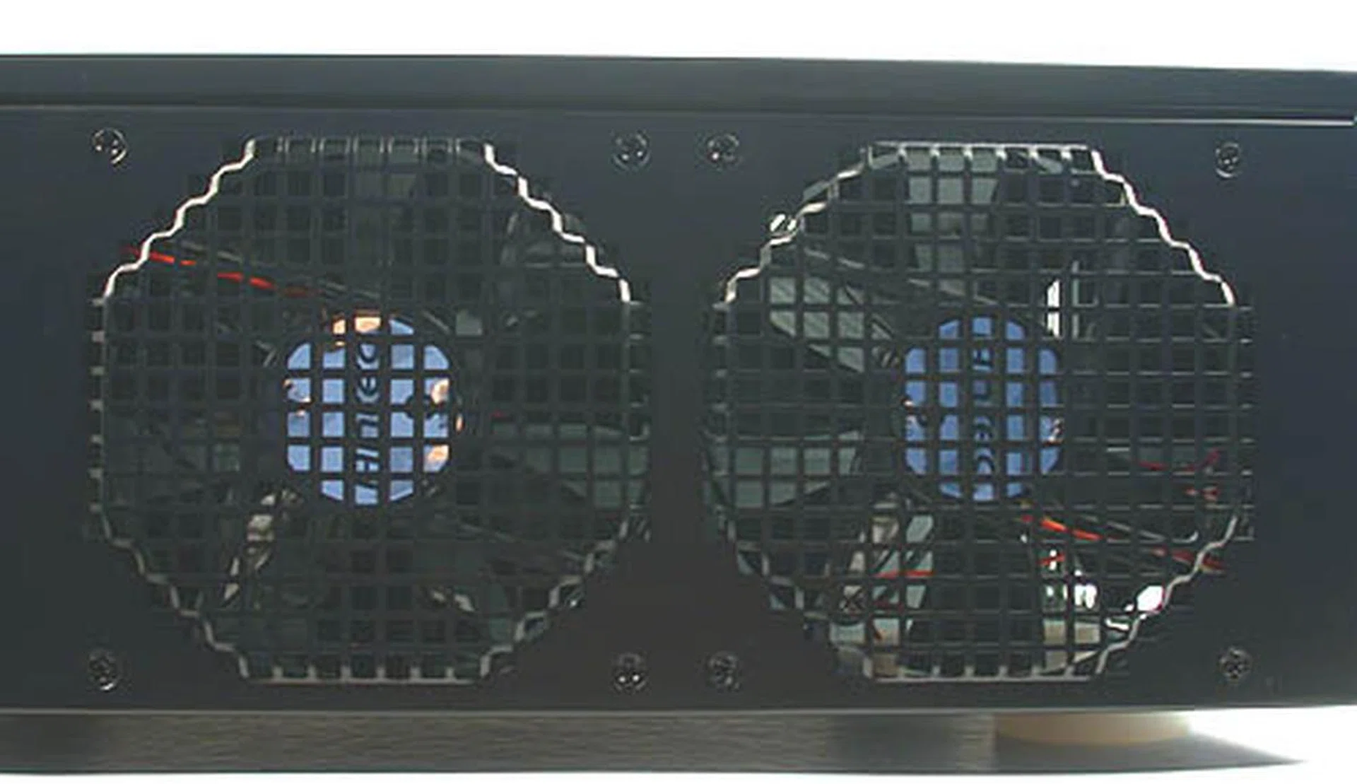 The two 120mm TriCool system fans are mounted on the left side of the Fusion, instead of the usual rear configurations.