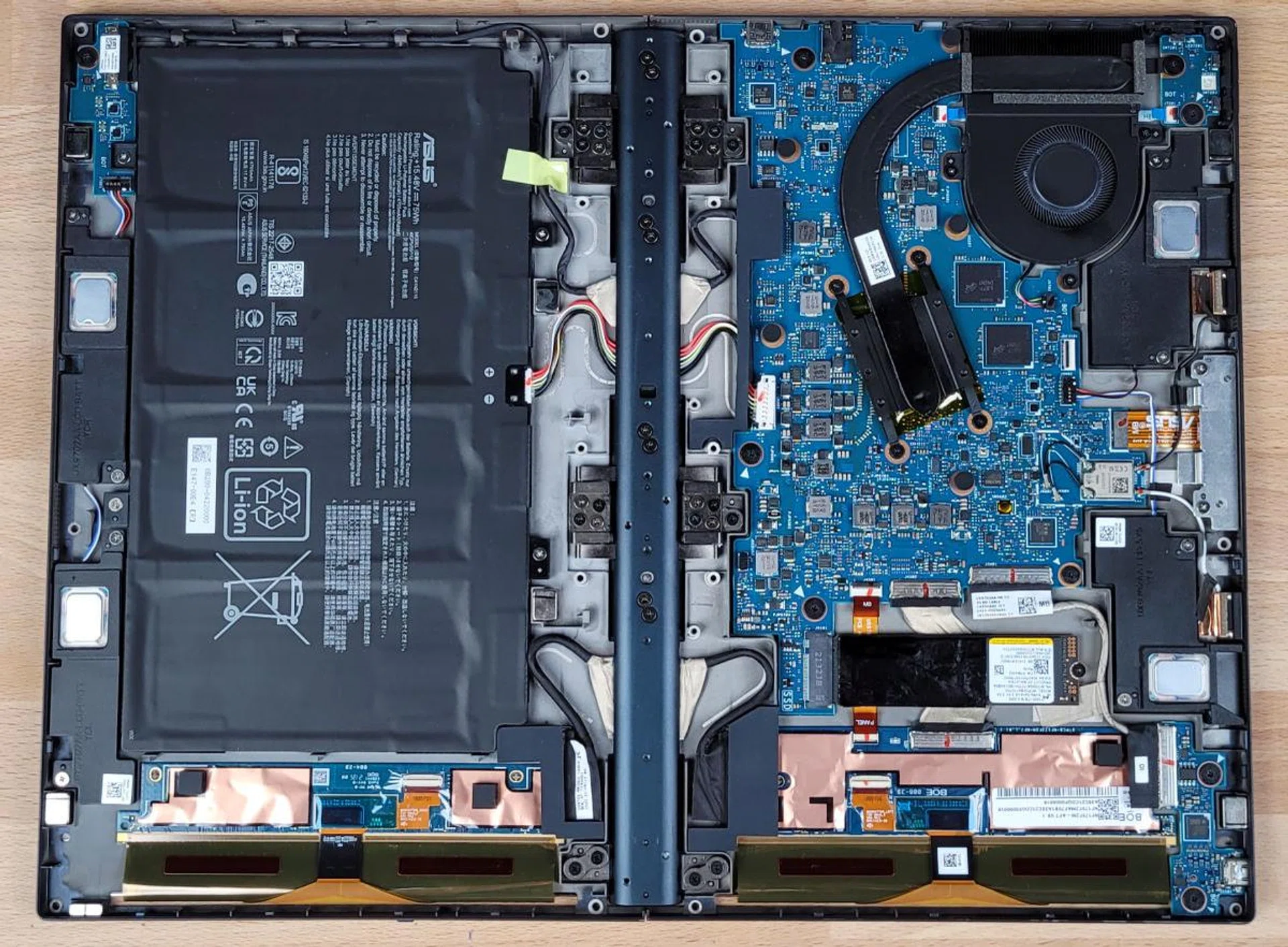 One half of the ZenBook 17 Fold is basically all battery,, which is why all the ports are only at the other side. (Image Source: ASUS)