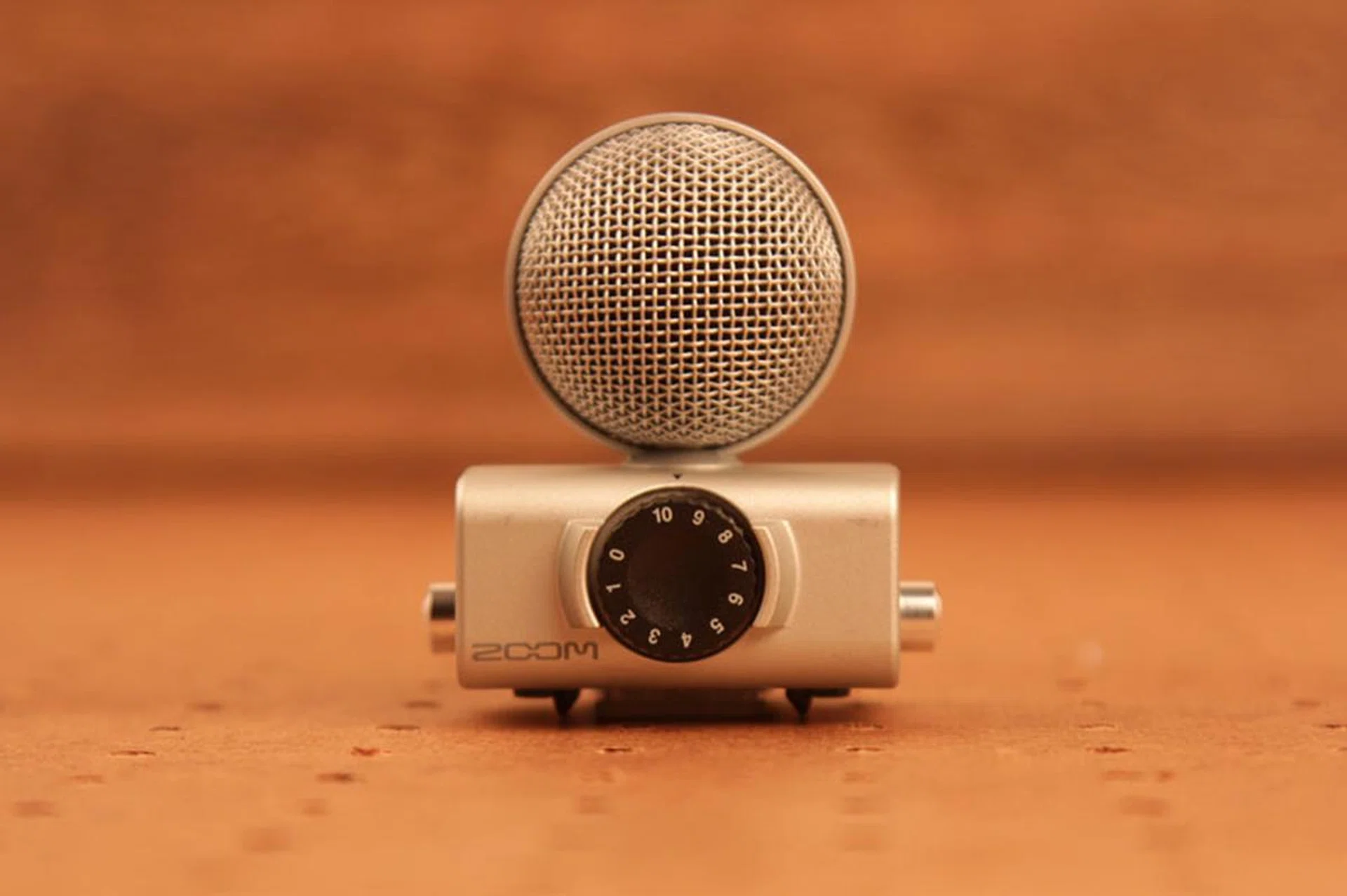 The Mid-Side microphone capsule provides a great alternative to the XY microphone capsule for an even wider stereoscopic image capture.