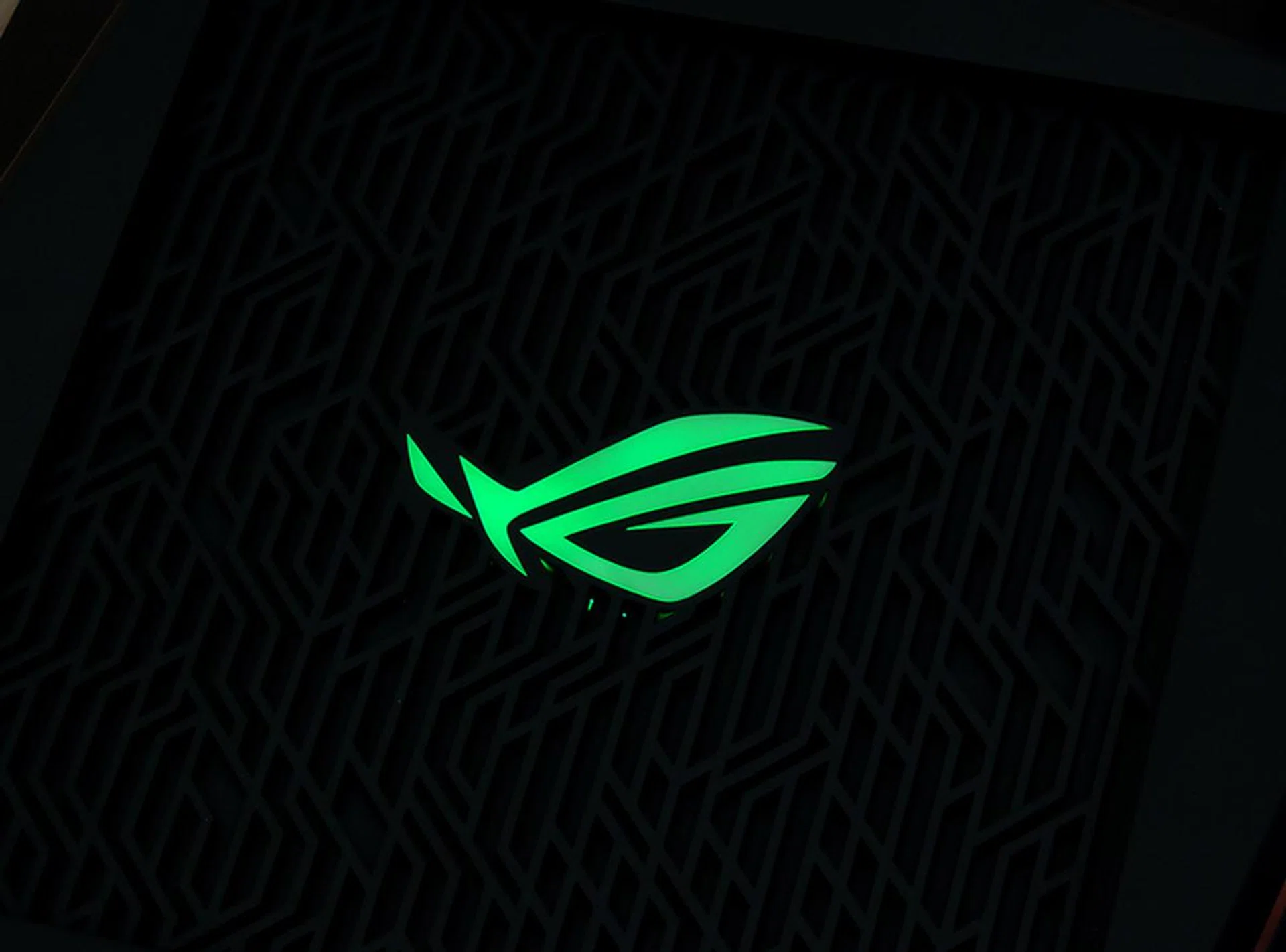 What's a gaming router without customisable RGB lights?