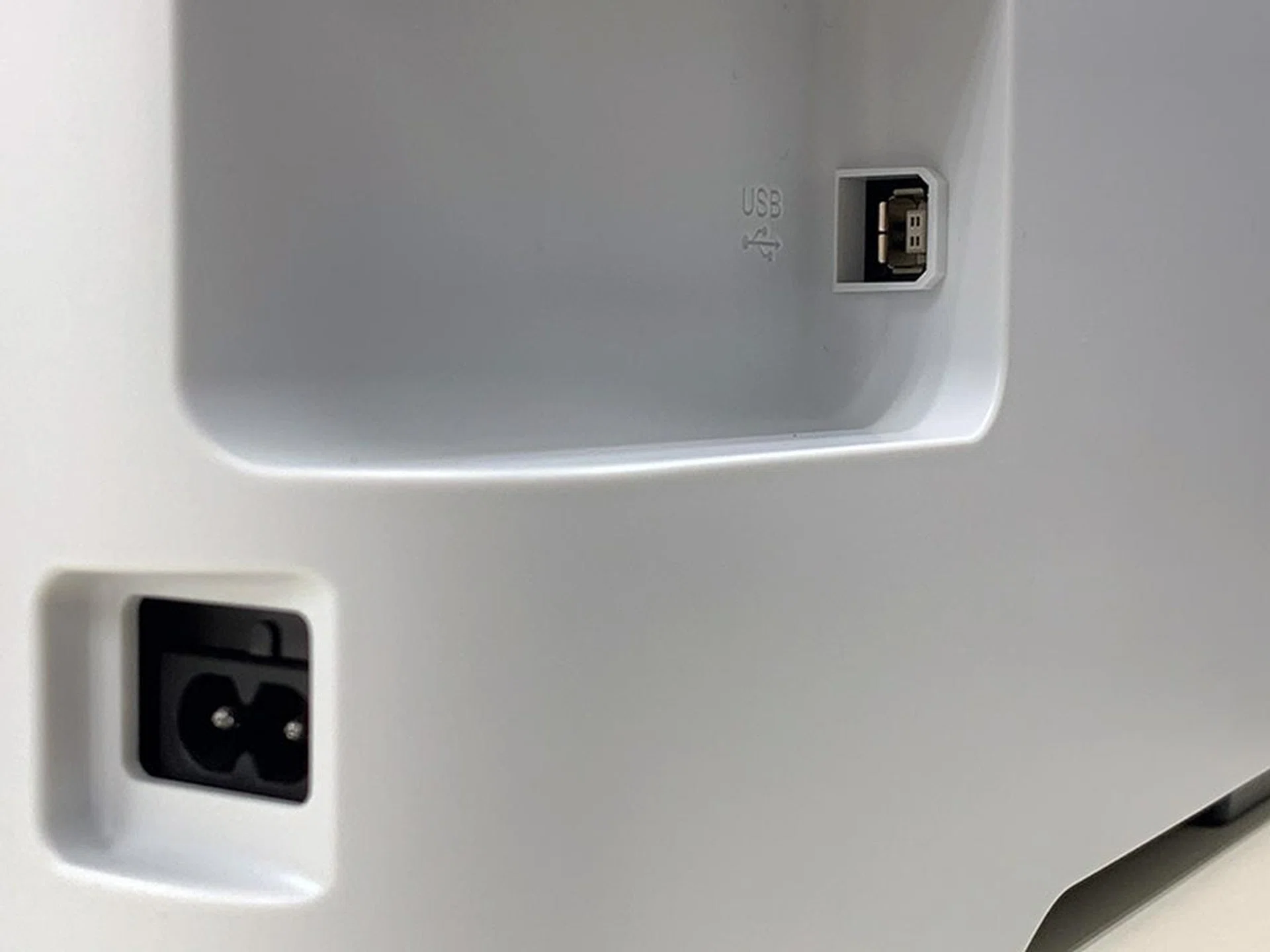 The M2140 only has a USB 2.0 interface, so it's more suitable as a personal printer.