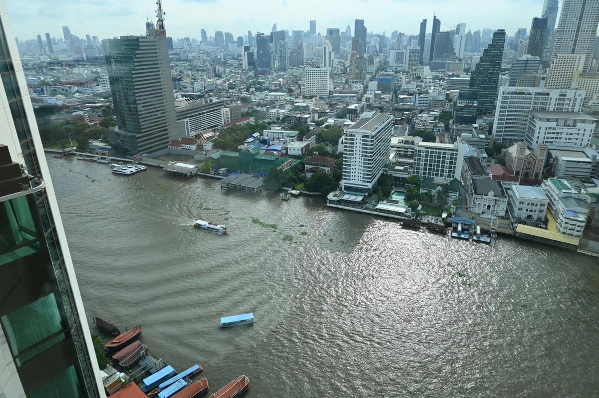 16mm at f/5.6, 1/250s, ISO 110