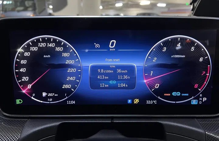 The digital instrument cluster is bright and very sharp.