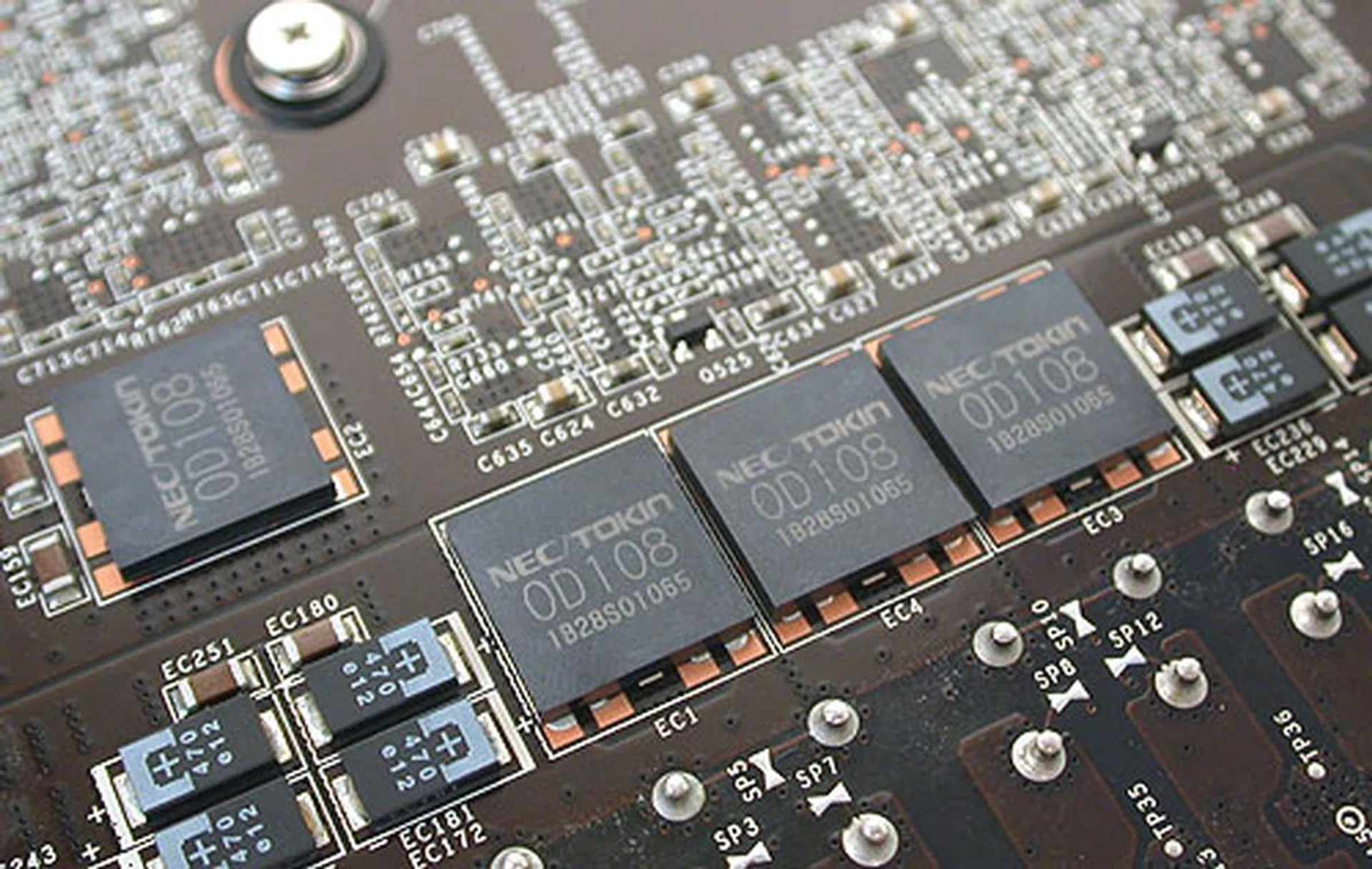 To provide more stability in the power supply, these NEC Proadlizers clean up the signal and indirectly allow for higher overclocks. 