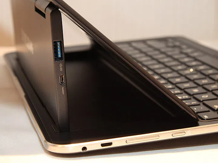 On the left flank of the tablet, you'll find (from top to bottom, left to right): a USB 3.0 port, a micro-HDMI port, power port, Ethernet port (through a dongle), audio volume and screen rotation lock button.