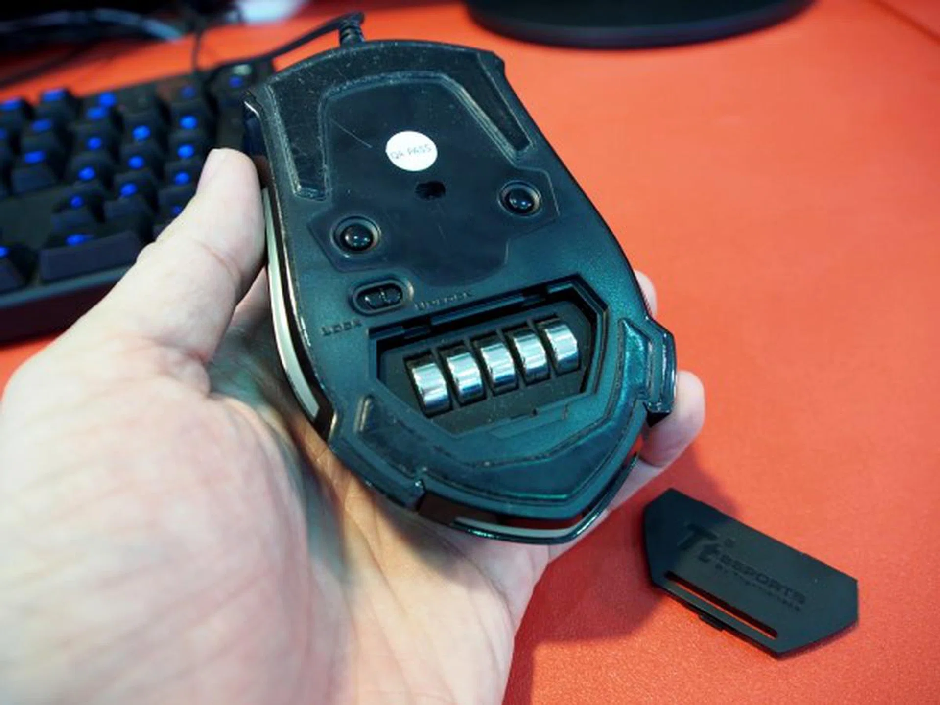 Other physical features such as profile buttons and removable weights remain the same as in past models.