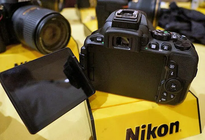 The new D5500 comes with a vari-angle touch LCD.