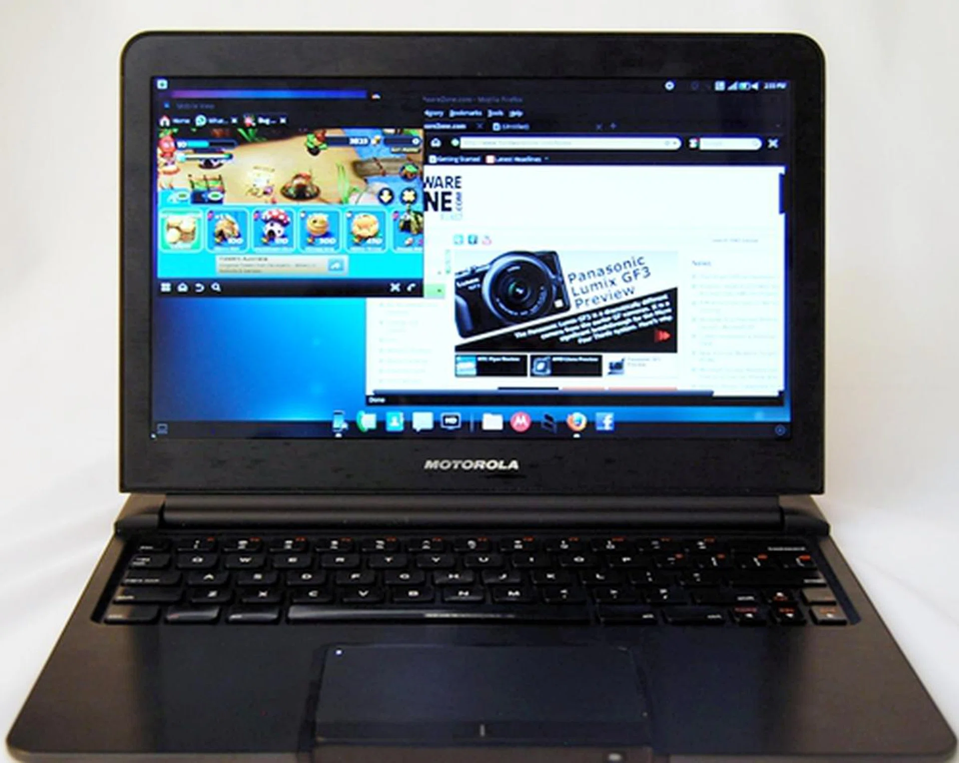 The Lapdock enables users to immerse in a netbook/notebook experience through the Atrix while retaining its smartphone capabilities. As seen above, you can run an app on your Atrix while utilizing the Firefox browser available on the Lapdock.