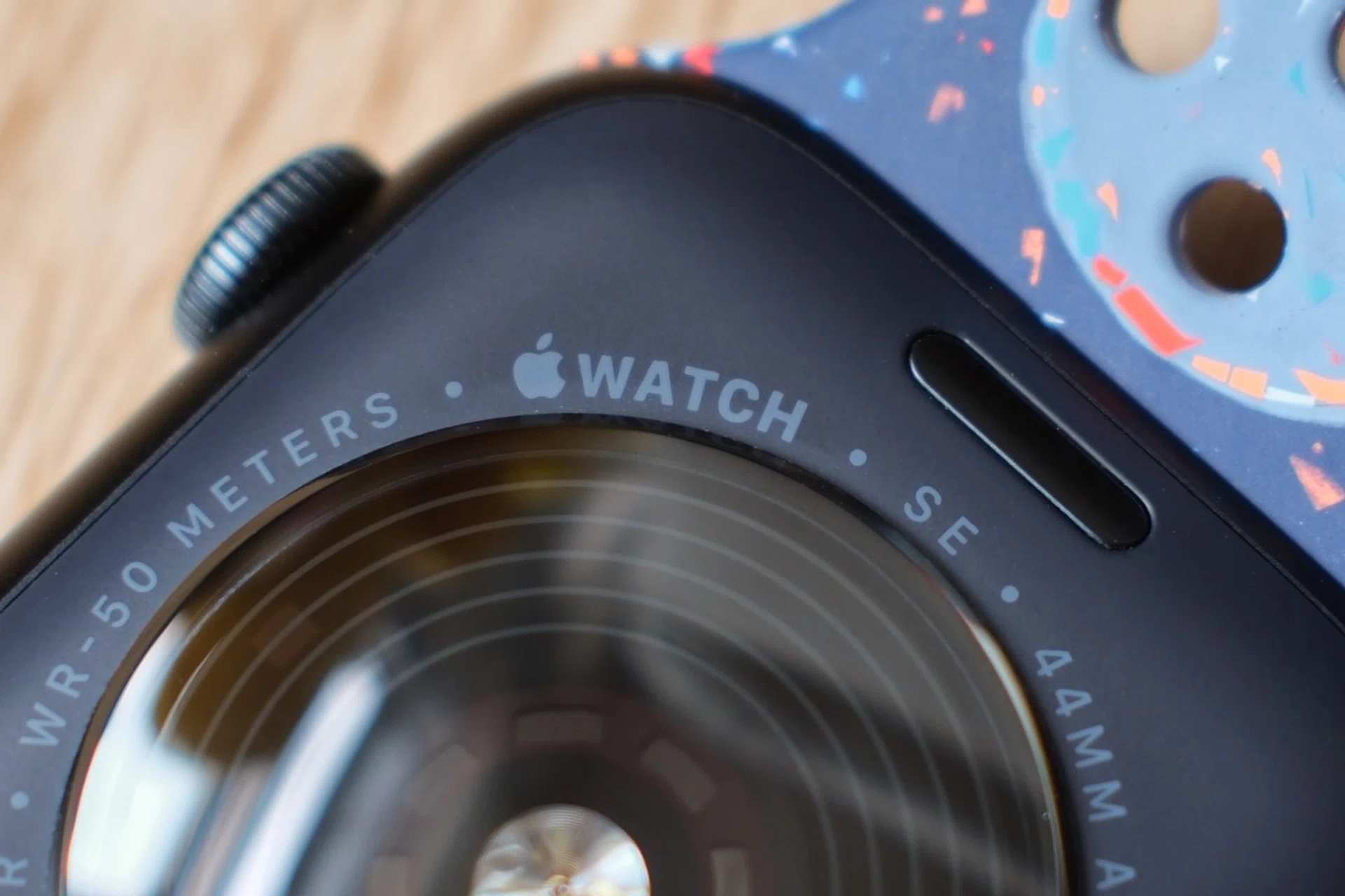 Apple Watch SE 3 case back