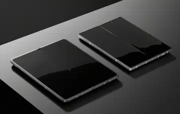 OPPO Find N5 (left) next to the Samsung Galaxy Z Fold6 (right). Photo: OPPO.