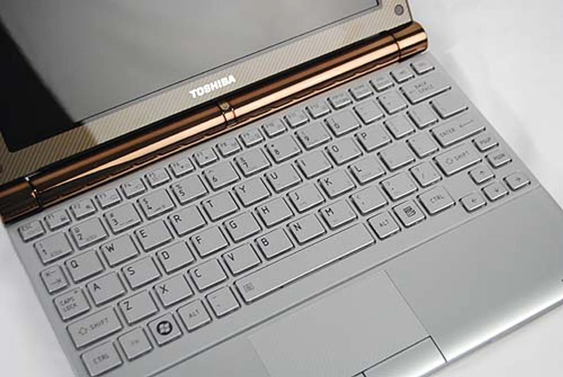 The chiclet keyboard is probably the highlight of the netbook, though we have to confess that typing on it wasn't as good as we originally expected.