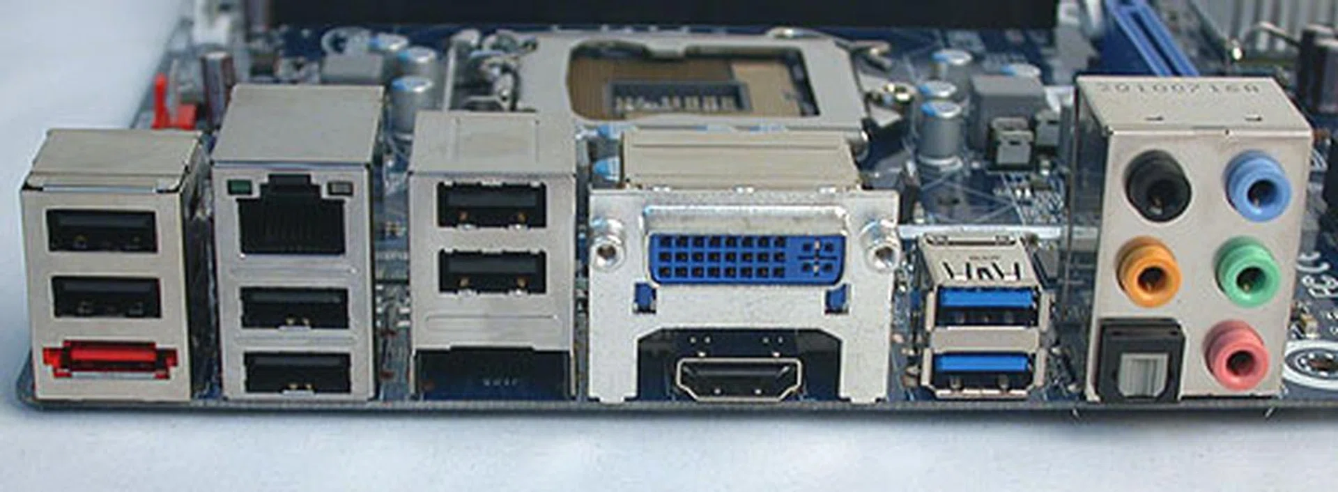 USB ports replace the missing PS/2 ports while there are just two display outputs. Then there are the usual audio jacks and the optical S/PDIF output.