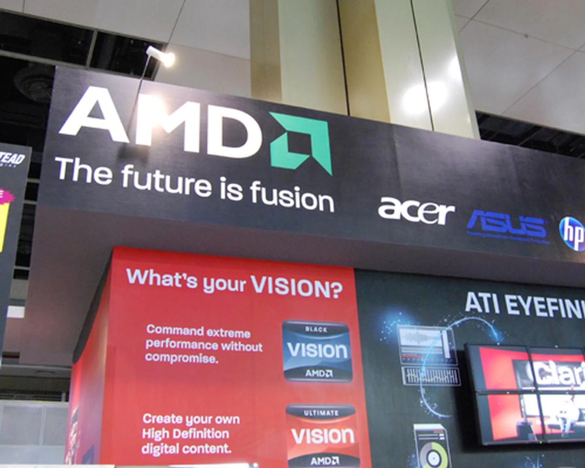 For the very first time ever, AMD puts up a booth at an IT fair to showcases a variety of notebooks powered by its AMD Phenom II, Turion II and Neo series of processors. Situated at Level 4, it's certainly a big hurrah for AMD fans!