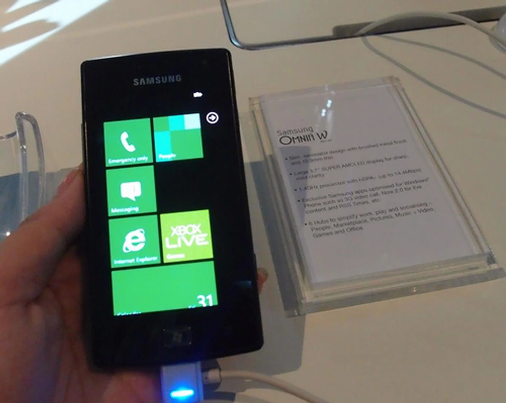 The Samsung Omnia W comes with a 3.7-inch capacitive Super AMOLED screen and the Windows Phone 7.5 update. 
