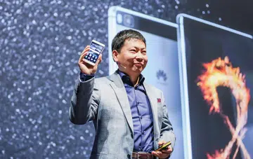 Huawei Consumer Business Group CEO, Richard Yu, unveils the Ascend P8