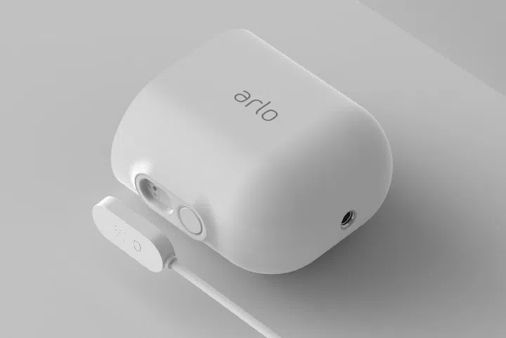 Outdoor weather-resistant charging cables are available for the Arlo Ultra. (Image source: Arlo)