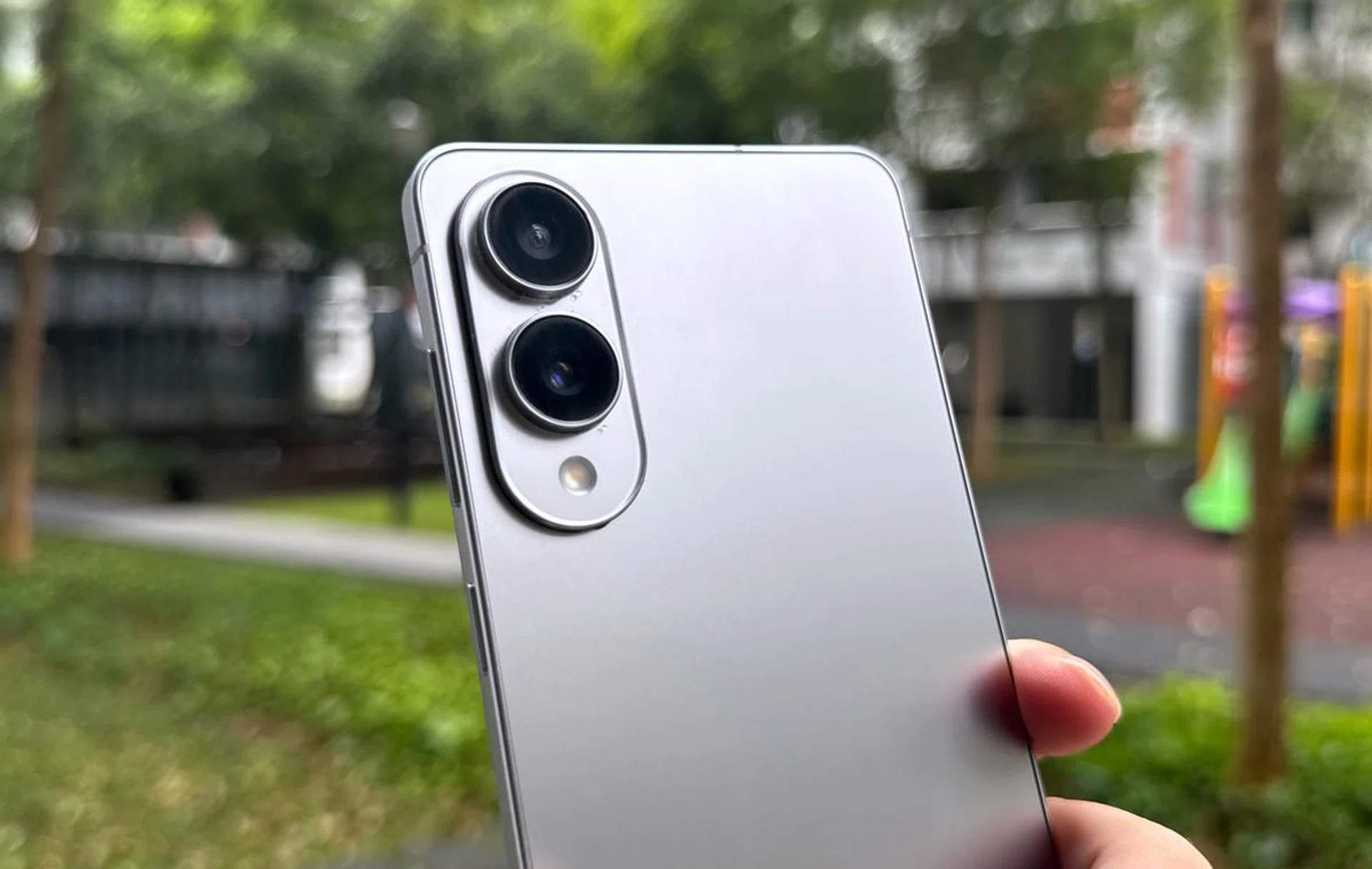 Samsung Galaxy S25 Edge. Photo: HWZ.
