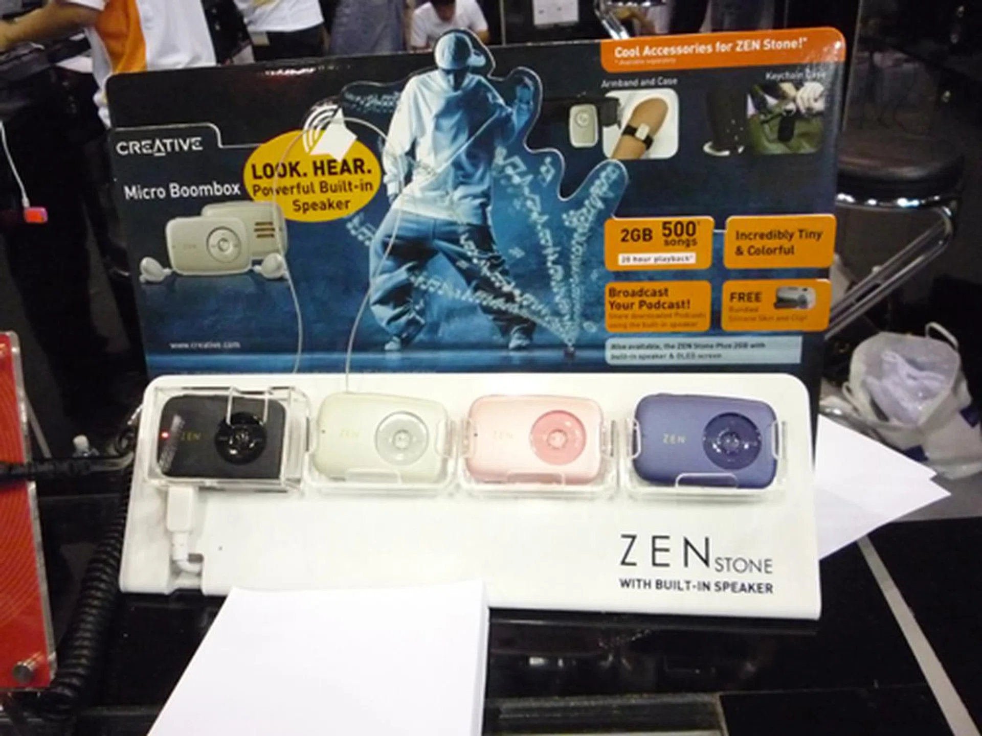  Remember the Creative Zen Stone player and its various incarnations? Now it is your chance to grab one. Especially when it is up for grabs at a price of just S$89 for the 2GB version with the new built-in speaker feature. The alternative, the Zen Stone Plus is going for S$109 for the 2GB one and S$159 for the 4GB player (also with speakers).  