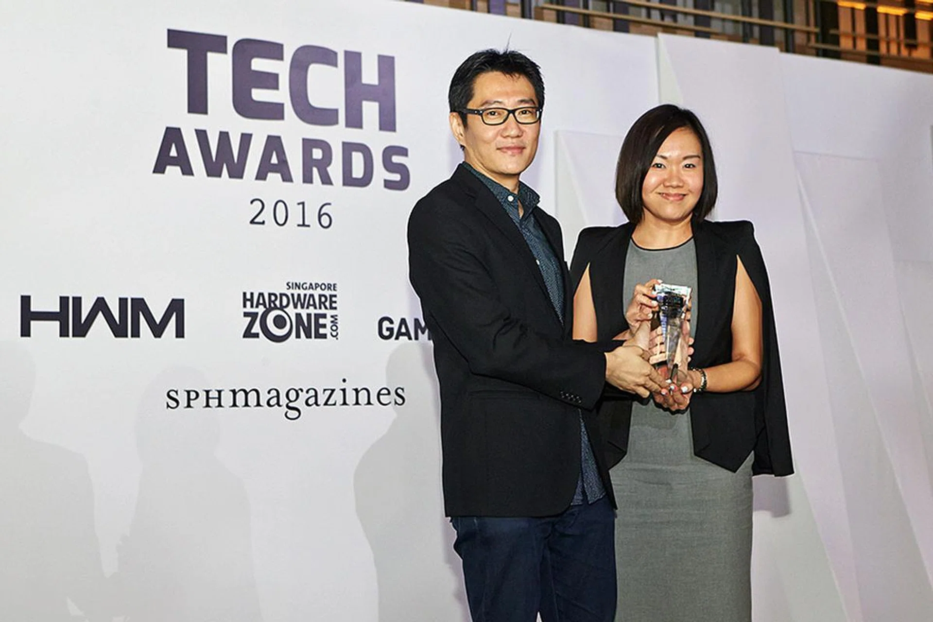 Challenger is once again voted by our readers as their favorite local Consumer Electronics chain store. Receiving the award here is Ms. Loo Pei Fen, Head of Marketing for Challenger Technologies.