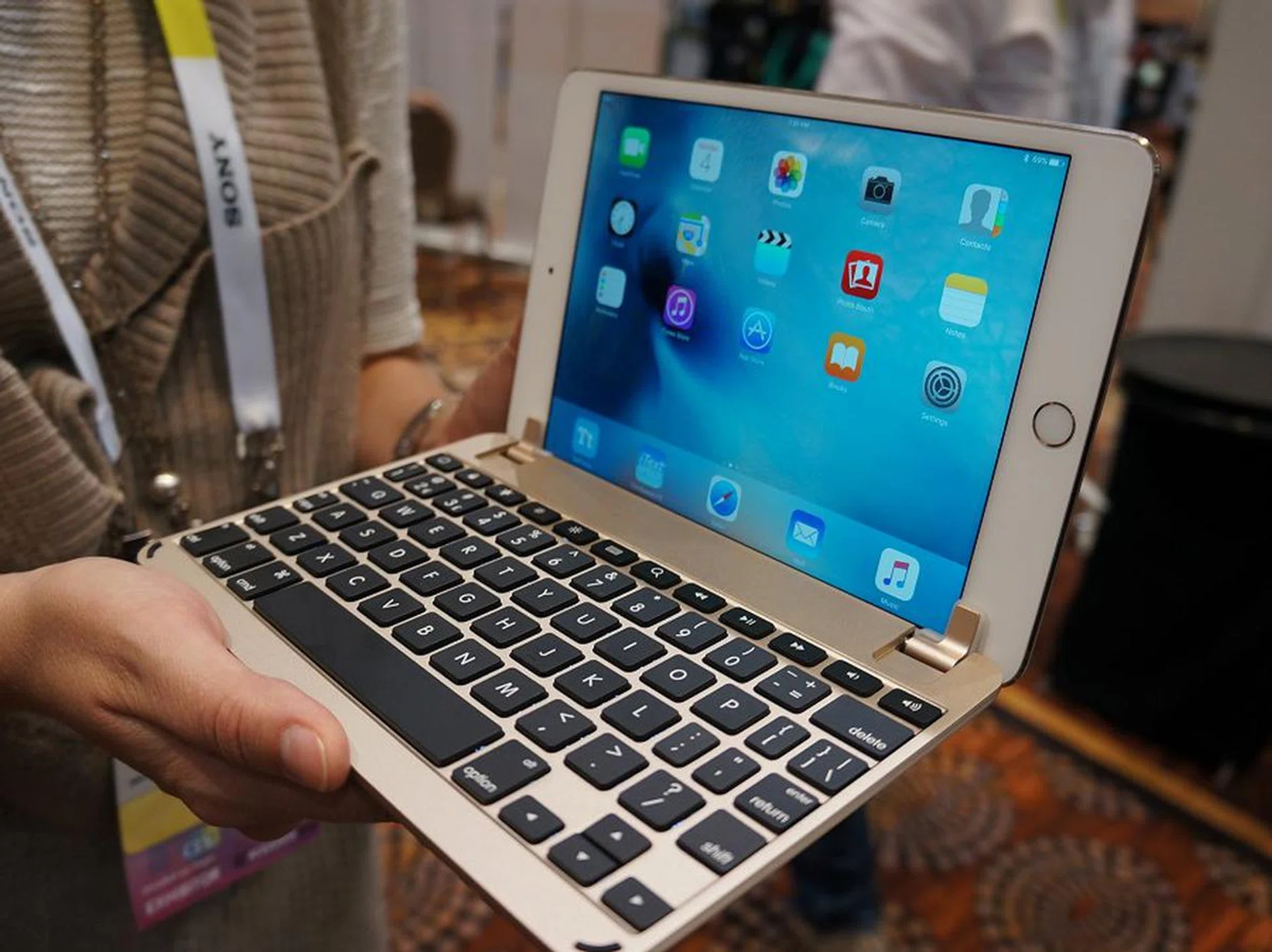 And keeping up with the momentum, they also have a Brydge keyboard for the latest iteration of the iPad Mini. Notice that the layout is a tad different with non-essential keys reduced in size and space between keys is wee bit tighter. Otherwise, the size of the main keys are identical across the Brydge keyboard series, along with the key travel.