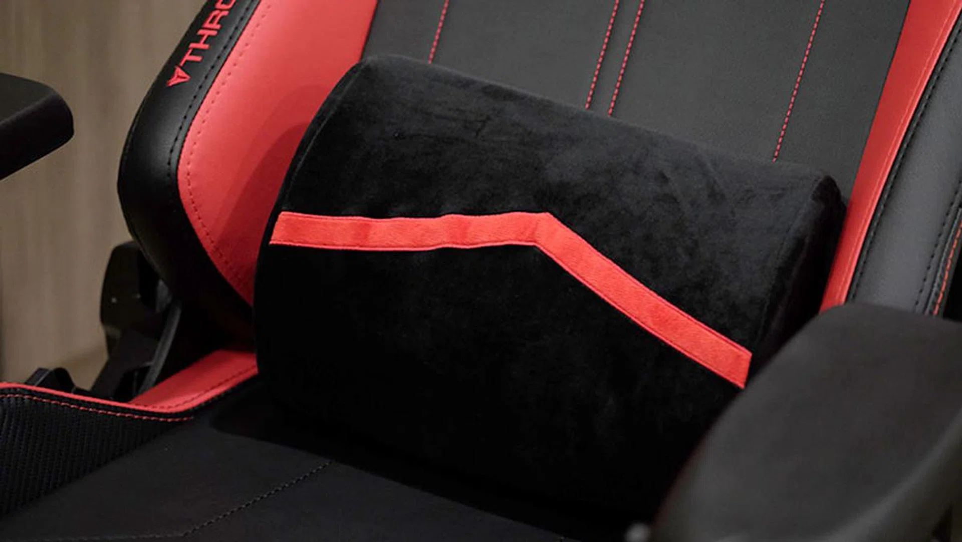 Secretlab Throne 2018 lumbar pillow