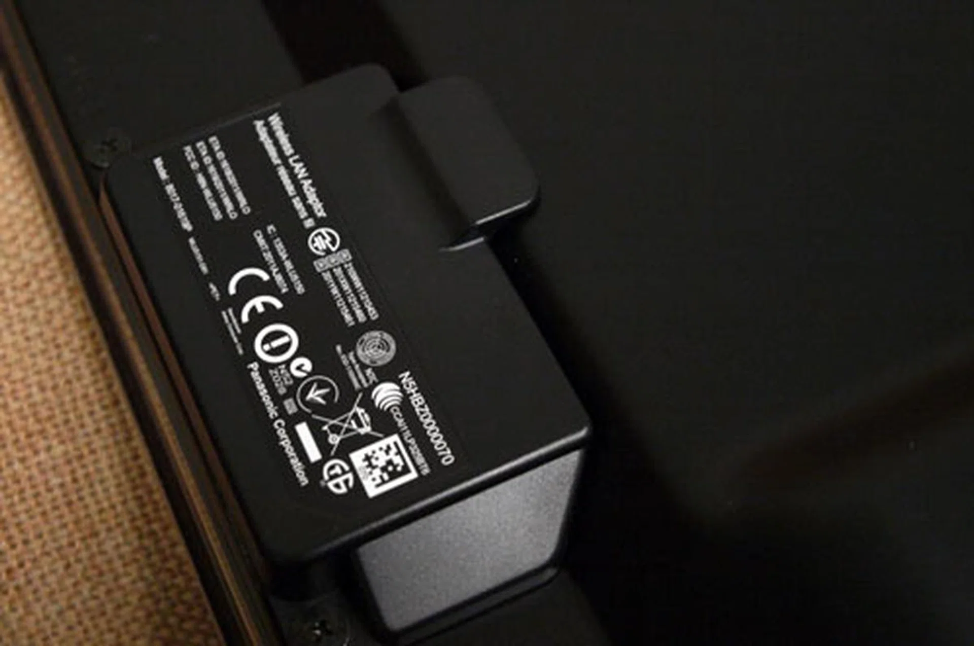 This is the first time we've encountered a WLAN adapter 'integrated' with a TV in such a manner. Nonetheless, no external Wi-Fi adapters are required with the ET5S.  