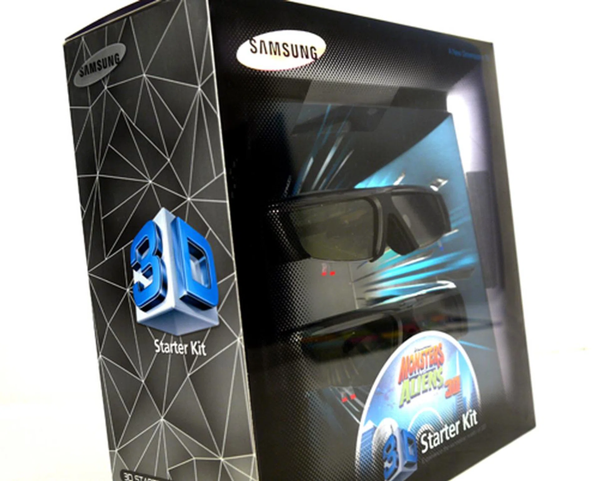The Starter Pack includes two pairs of active shutter glasses and a 3D "Monster vs Aliens" Blu-ray disc. By the way, Samsung is planning to distribute limited copies worldwide, 550,000 copies to be exact.