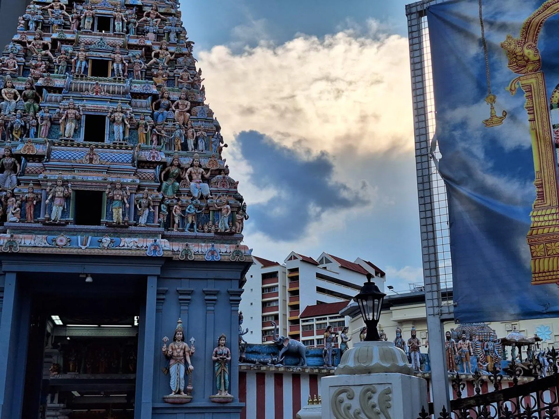 2x digital crop zoom.