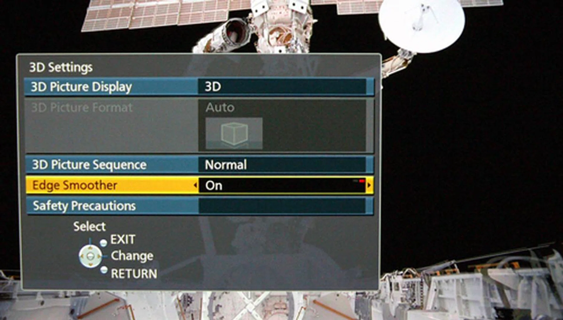 The 3D Settings screen comes with a few tweaks. 3D Picture Sequence enables you to inverse the order of left and right eye images, while Edge Smoother is supposed to "smooth contoured parts" according to Panasonic. We didn't discern any visible difference with the latter enabled though.