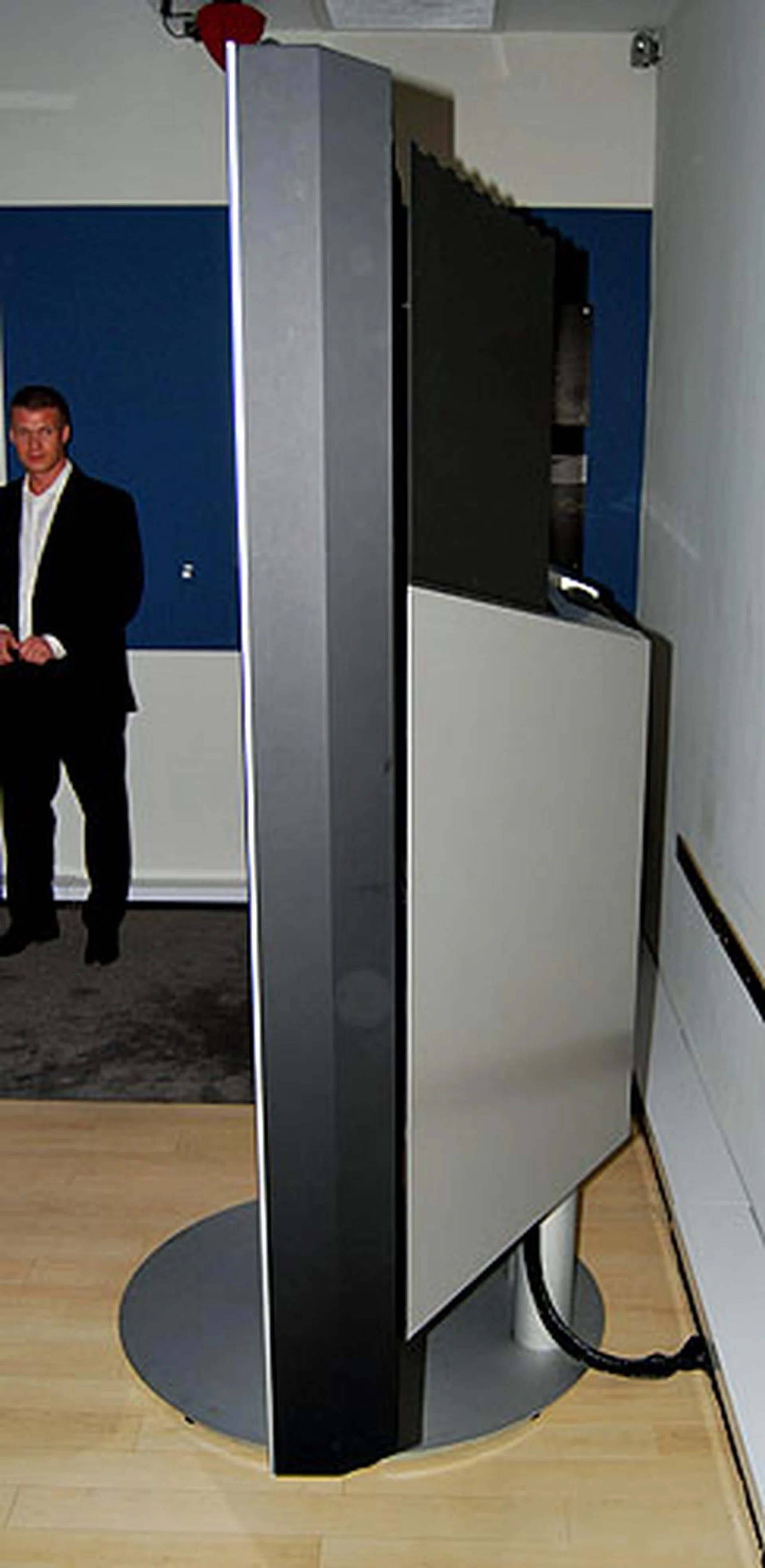 As you can see, the BeoVision 4-103 is not going to win any awards for being a slim beauty. Still, that is to be expected as the motorised stand needs enough power to raise the screen, which we are told weighs about 250kg!